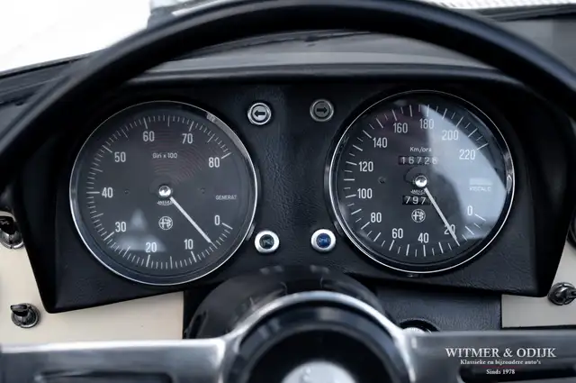 Alfa Romeo Spider view 10