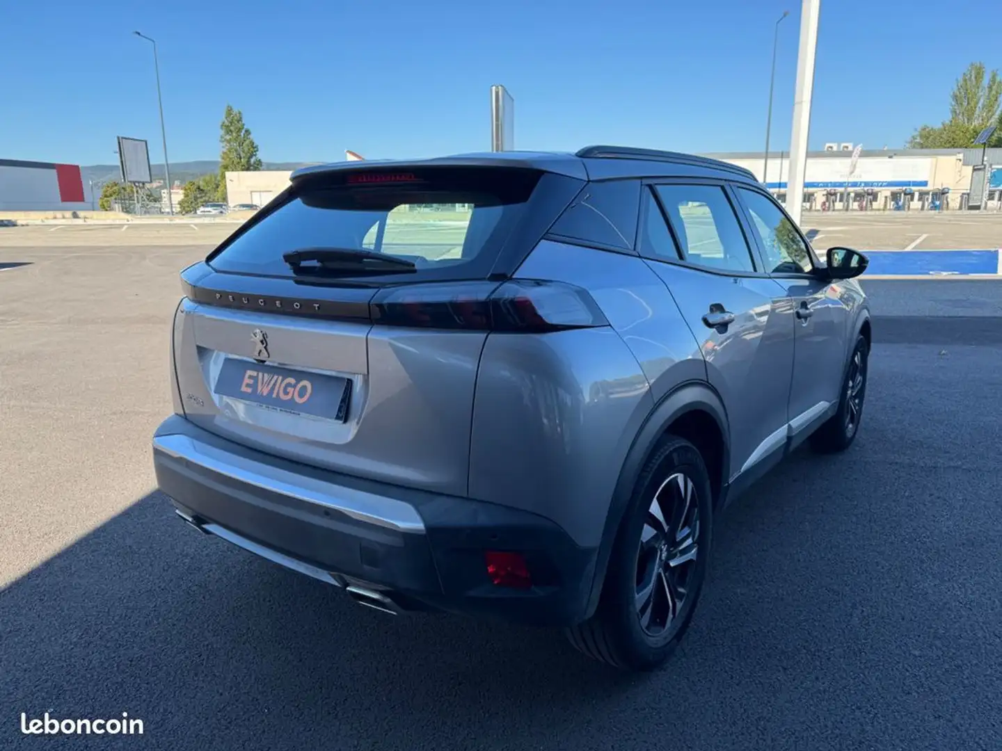 Peugeot 2008 allure 1.2 130 ch virtual carplay caméra 360° Gris - 2