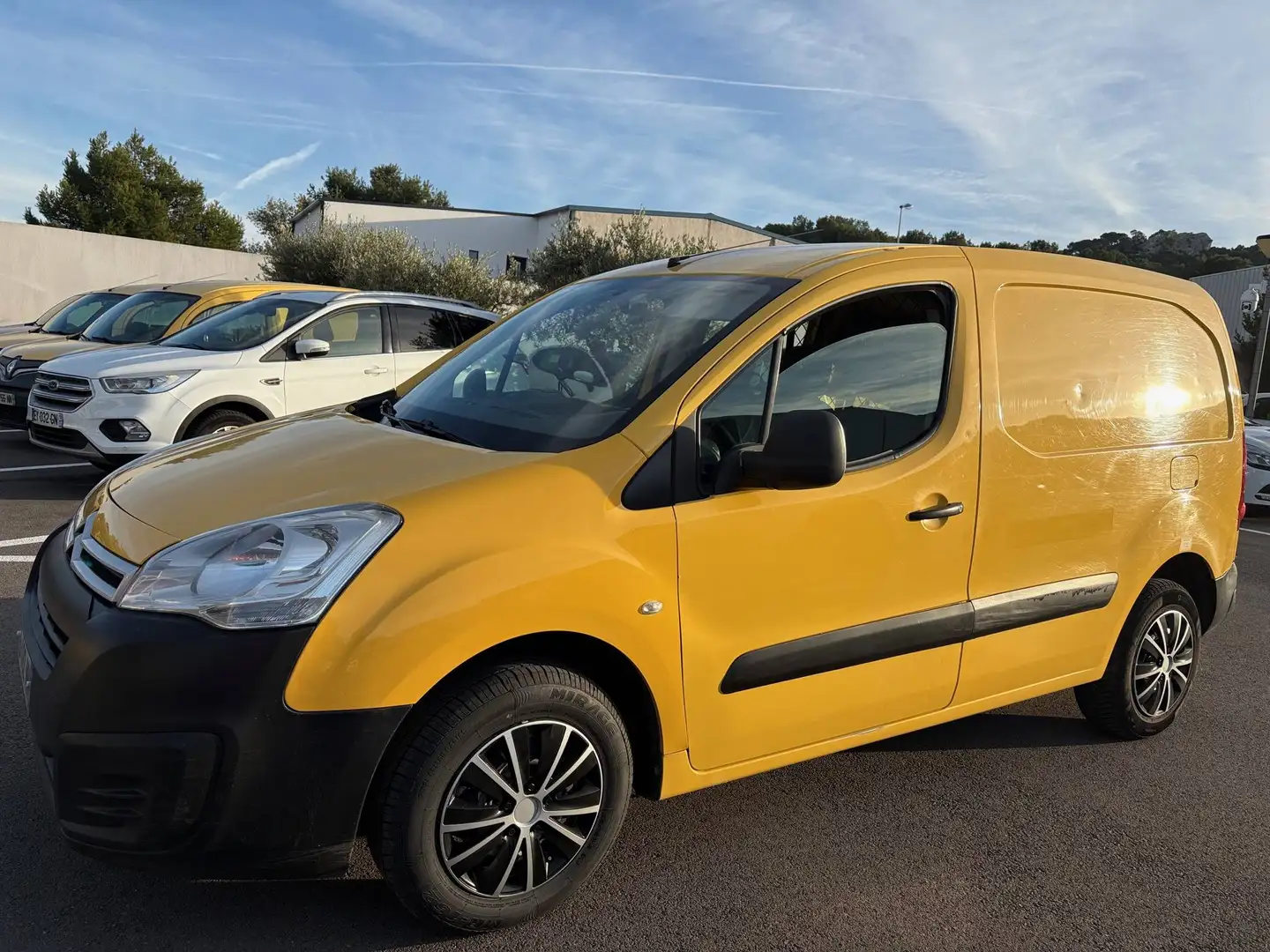Citroen Berlingo 1.6 HDI 75 CONFORT 3 places Gelb - 1