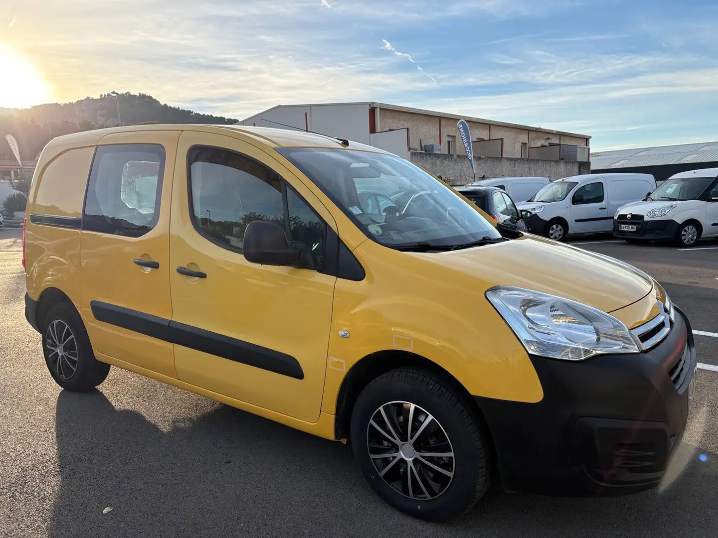Citroen Berlingo 1.6 HDI 75 CONFORT 3 places Gelb - 2