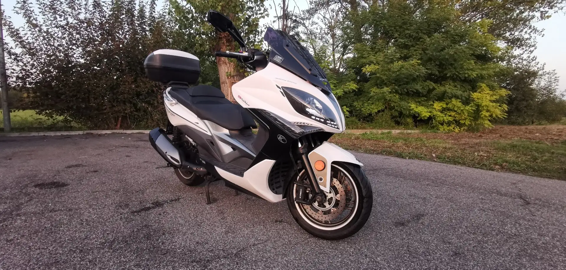 Kymco Xciting 400i Blanco - 1