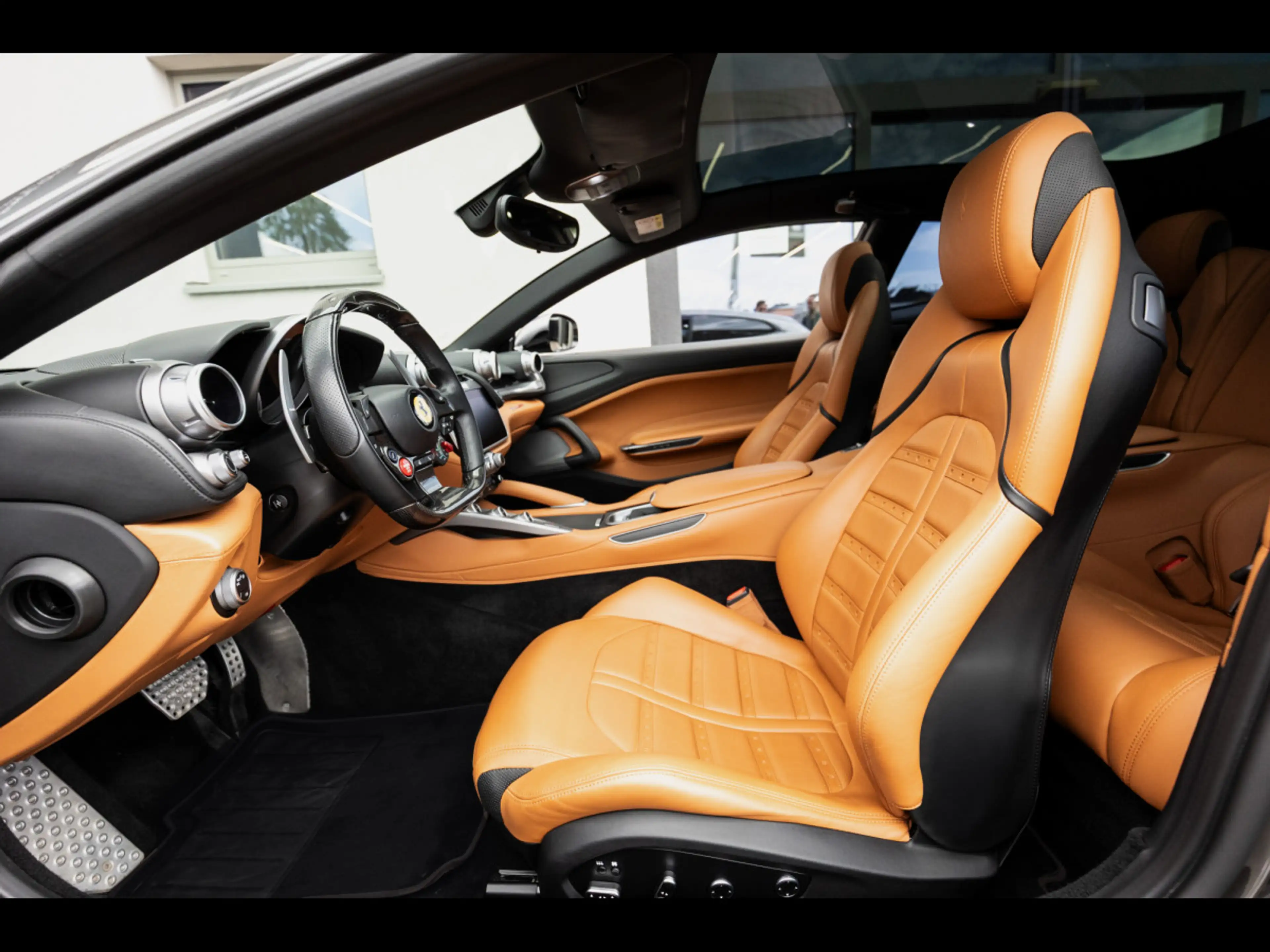 Ferrari GTC4 Lusso V8 T 3.9°LIFT°PANO°CARPLAY°DISP°ATELIER°CARBON — photo 12