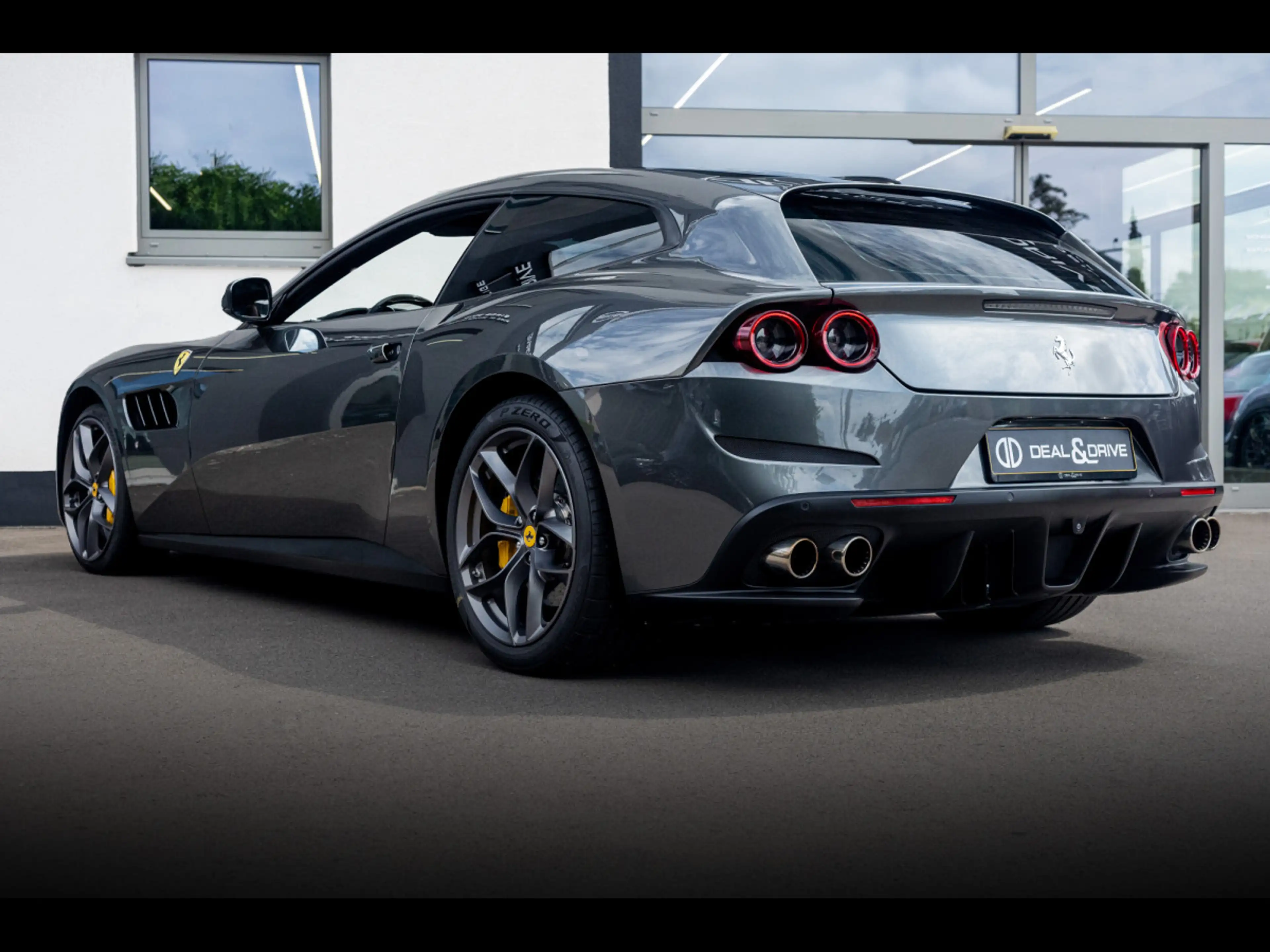 Ferrari GTC4 Lusso V8 T 3.9°LIFT°PANO°CARPLAY°DISP°ATELIER°CARBON — photo 3
