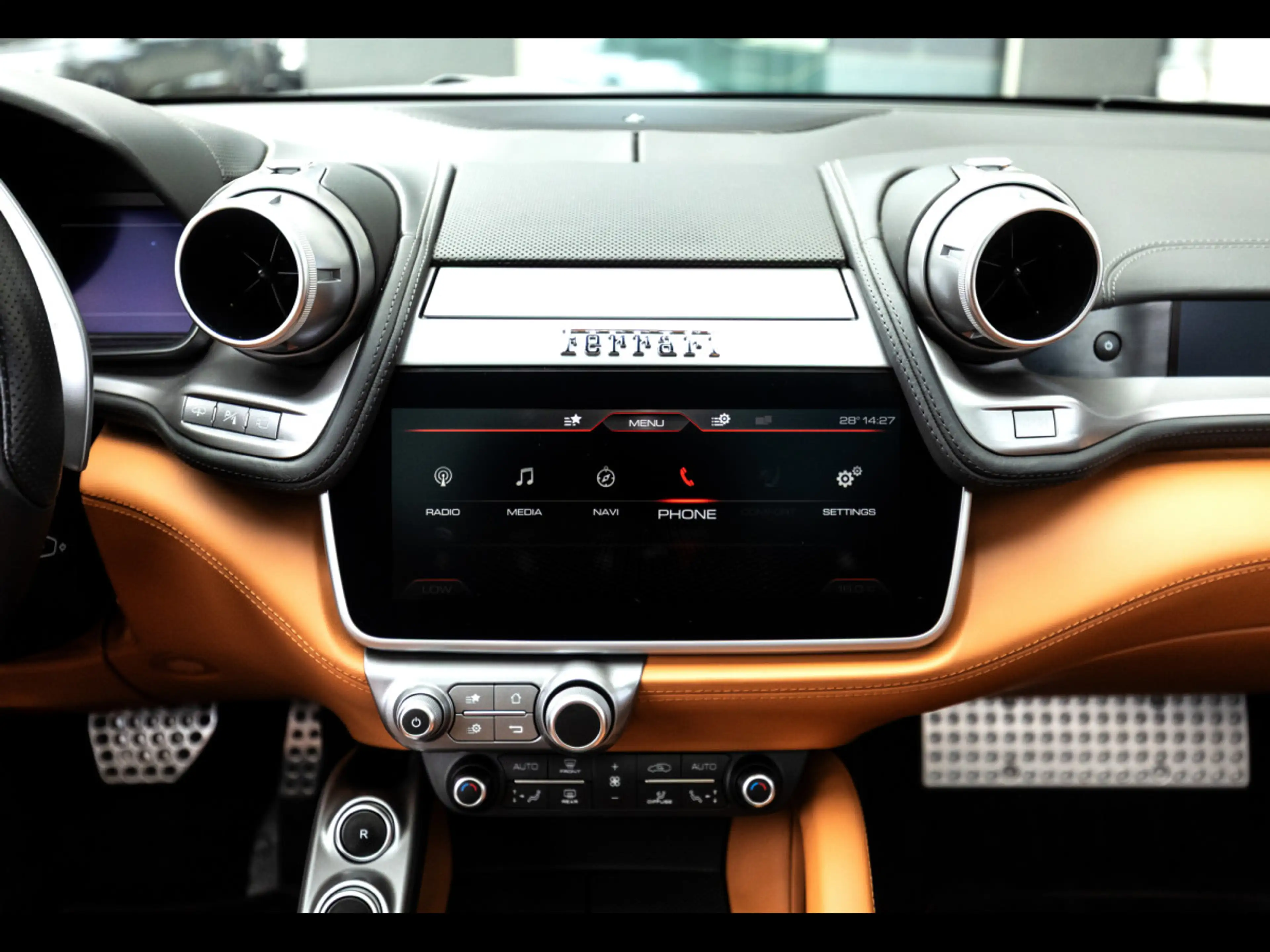 Ferrari GTC4 Lusso V8 T 3.9°LIFT°PANO°CARPLAY°DISP°ATELIER°CARBON — photo 14