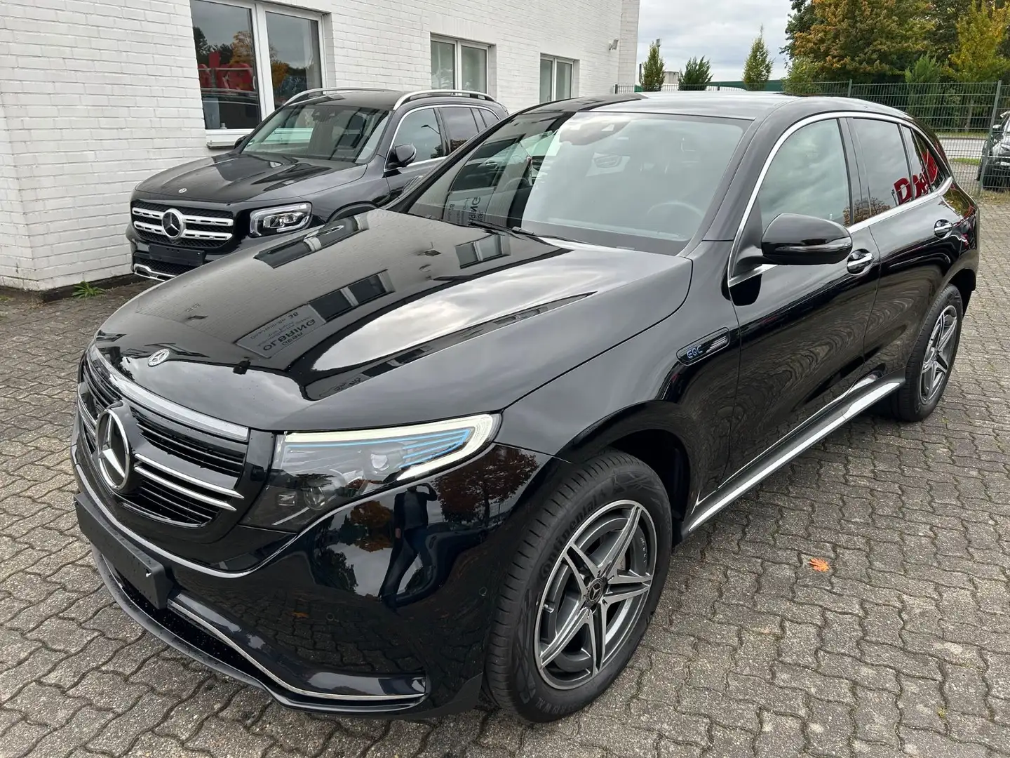 Mercedes-Benz EQC 400 400 4MATIC AMG Line LED Kamera KeylessGo AHK Noir - 1