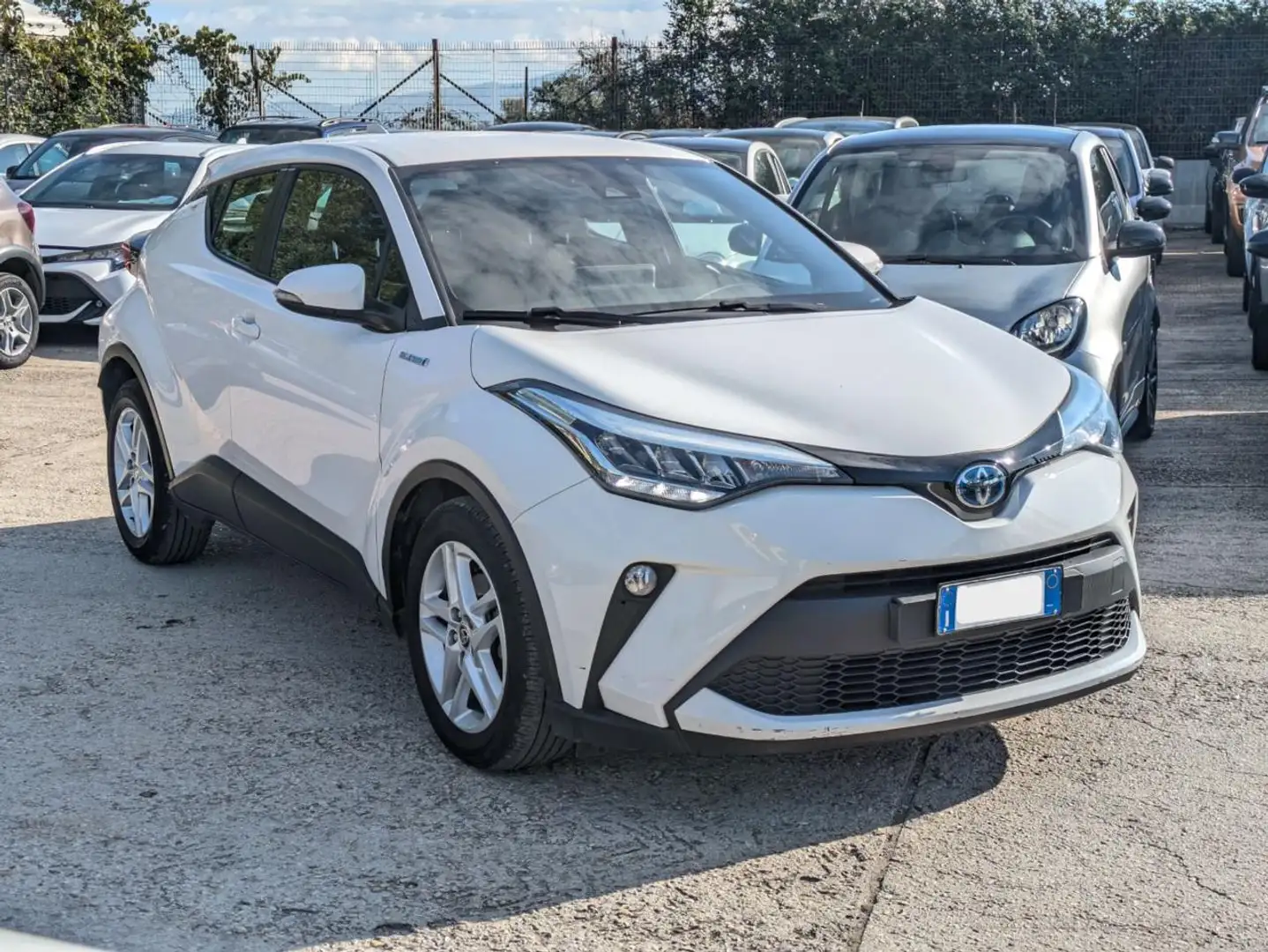 Toyota C-HR HYBRID 1.8E-CVT 122cv(98cv) SAFETYPACK Bianco - 2
