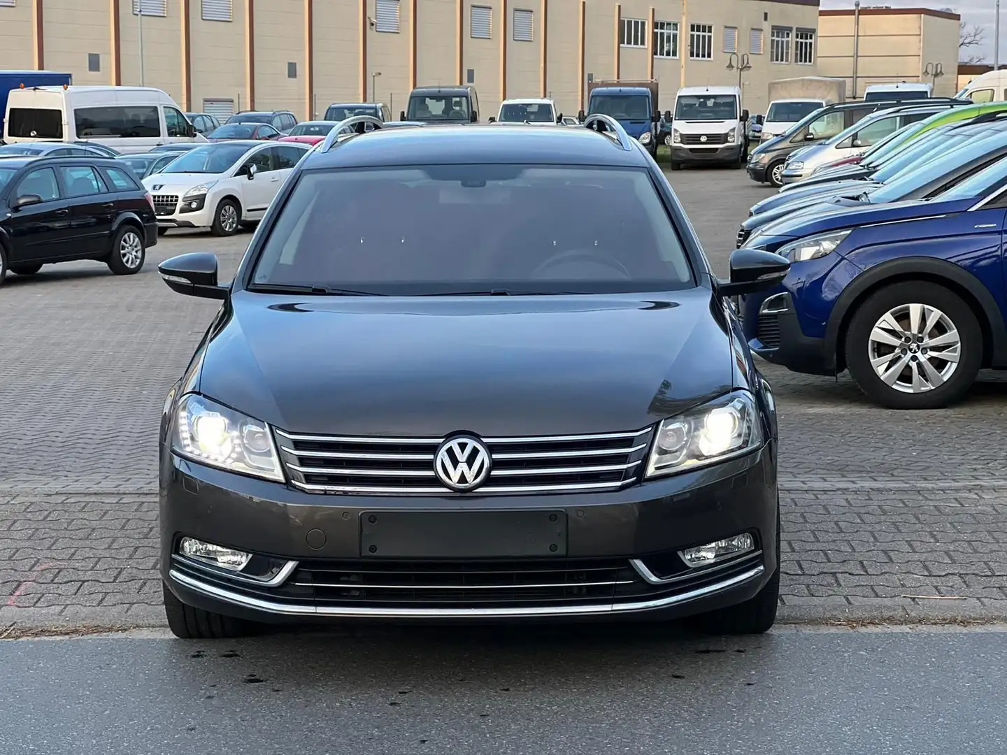 Volkswagen Passat Variant Highline BlueMotion 2.0TDI/Leder/ Schwarz - 2