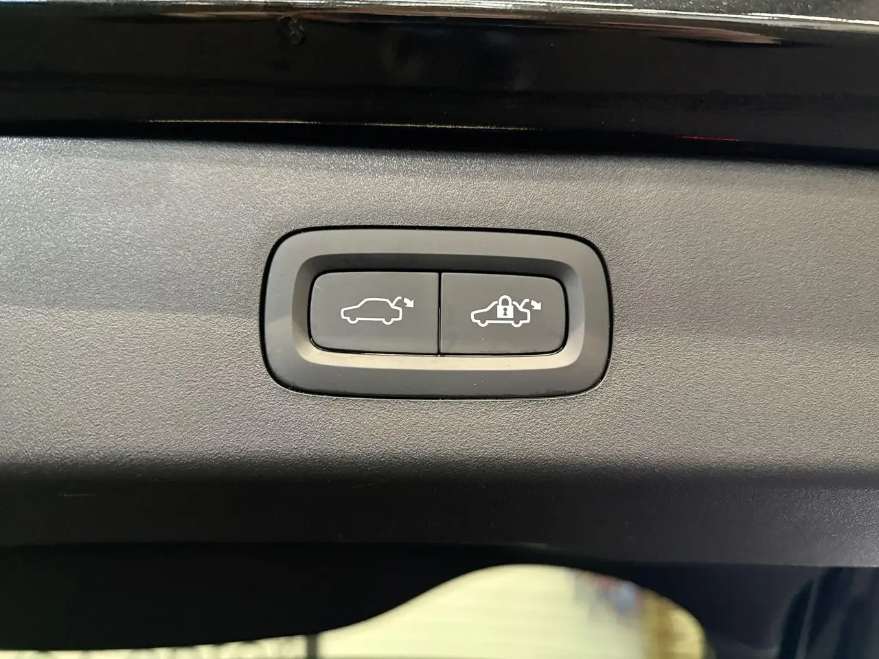 Lynk & Co 01 1.5 PHEV MY23 6,6 KWH PANO ZWARTE HEMEL 360, миниатюра 20