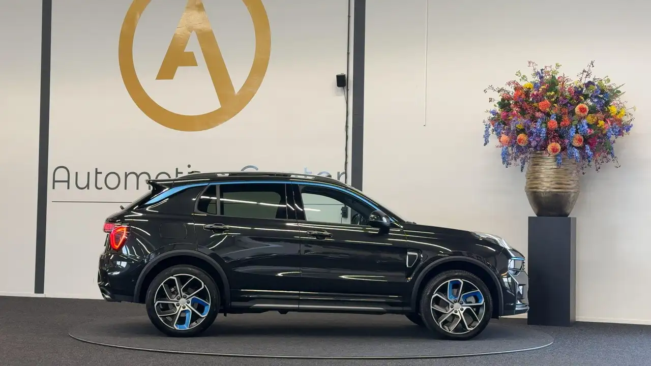 Lynk & Co 01 1.5 PHEV MY23 6,6 KWH PANO ZWARTE HEMEL 360, миниатюра 15