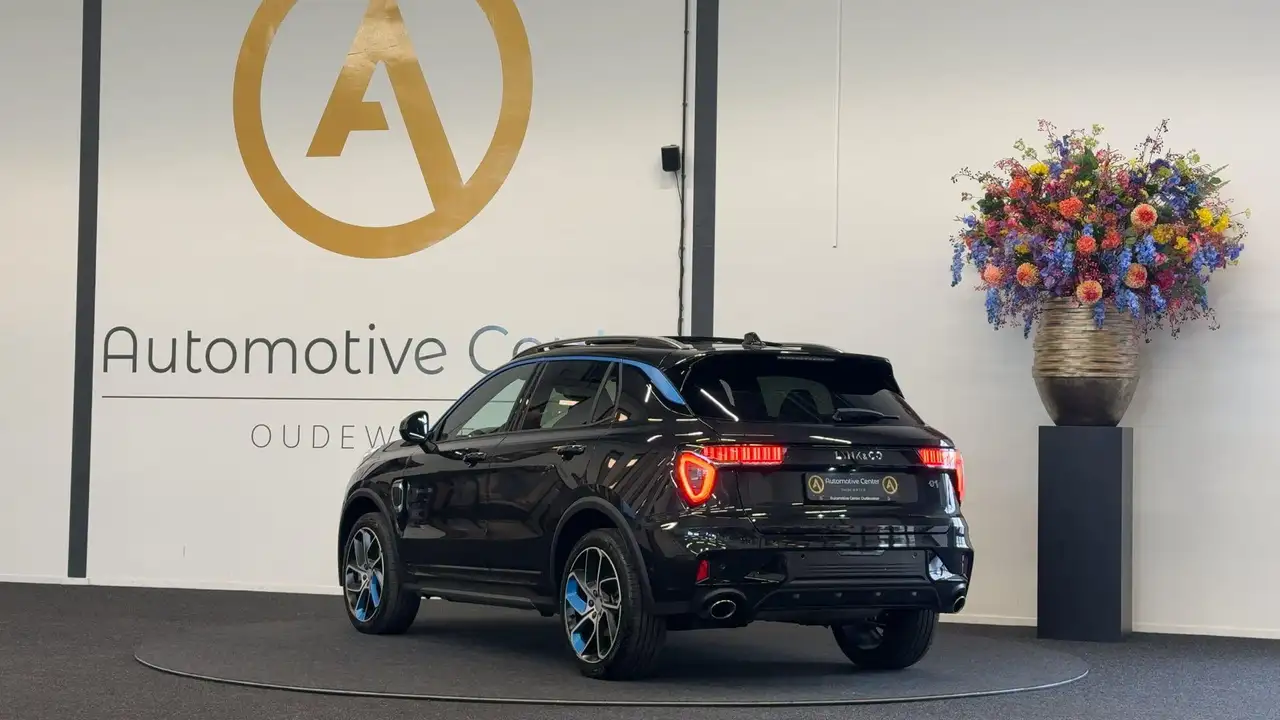 Lynk & Co 01 1.5 PHEV MY23 6,6 KWH PANO ZWARTE HEMEL 360, миниатюра 12