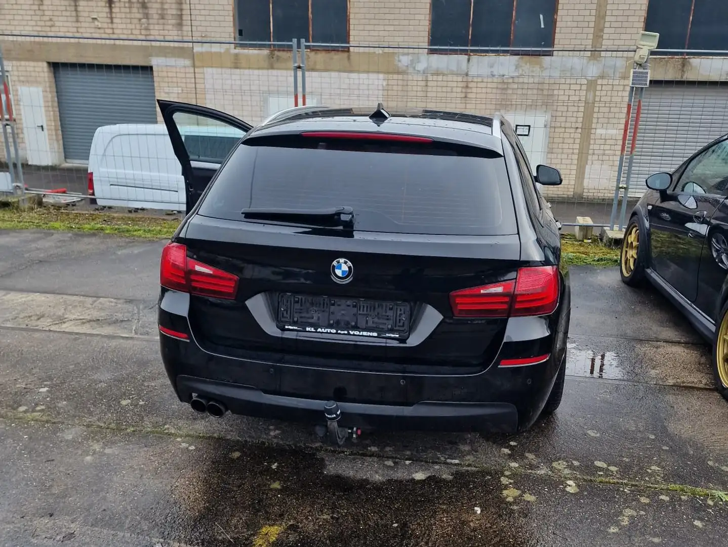 BMW 520 520d Touring Aut. Schwarz - 1