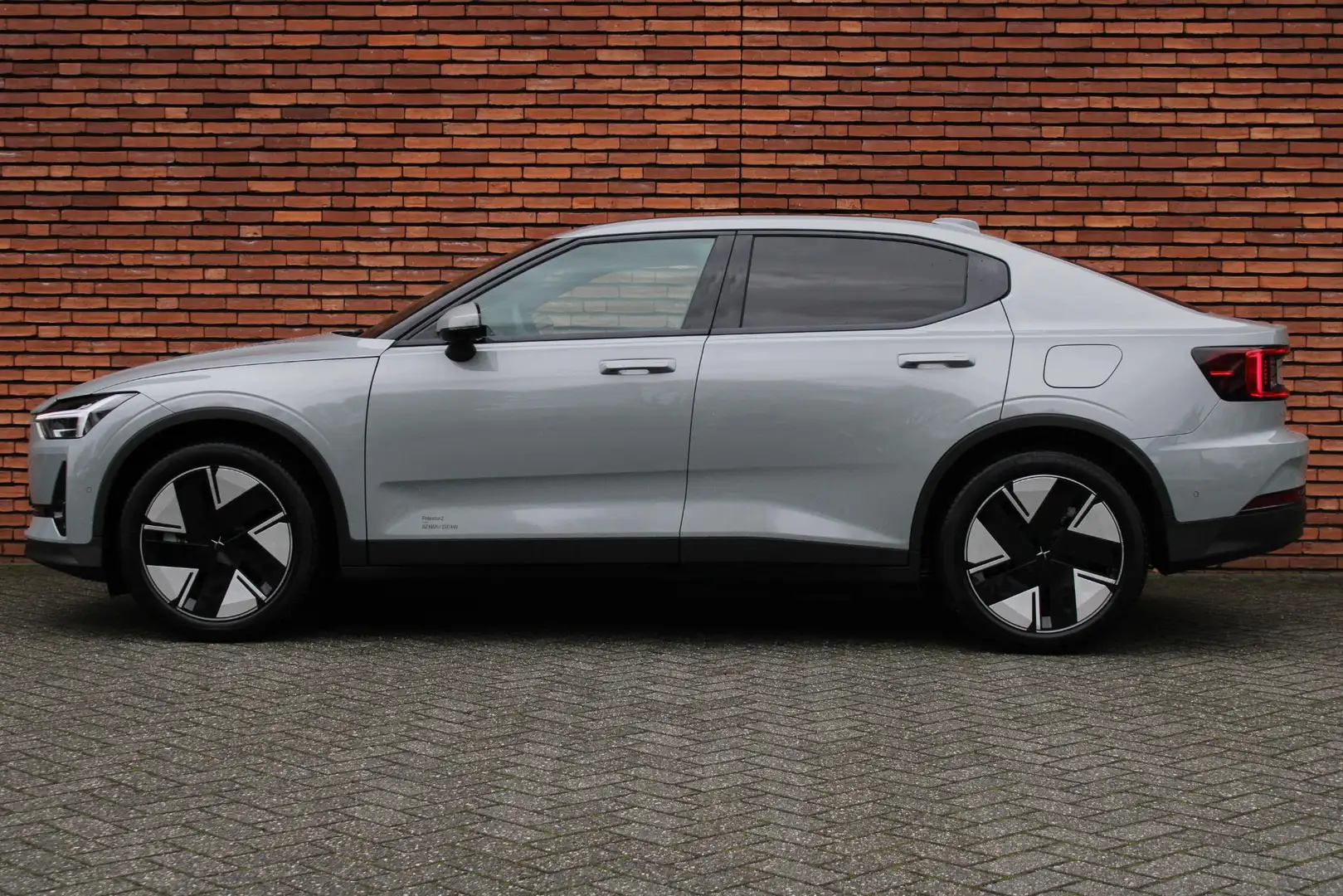 Polestar 2 Long Range Single Motor Prime 82 kWh, Panoramadak, Gri - 2