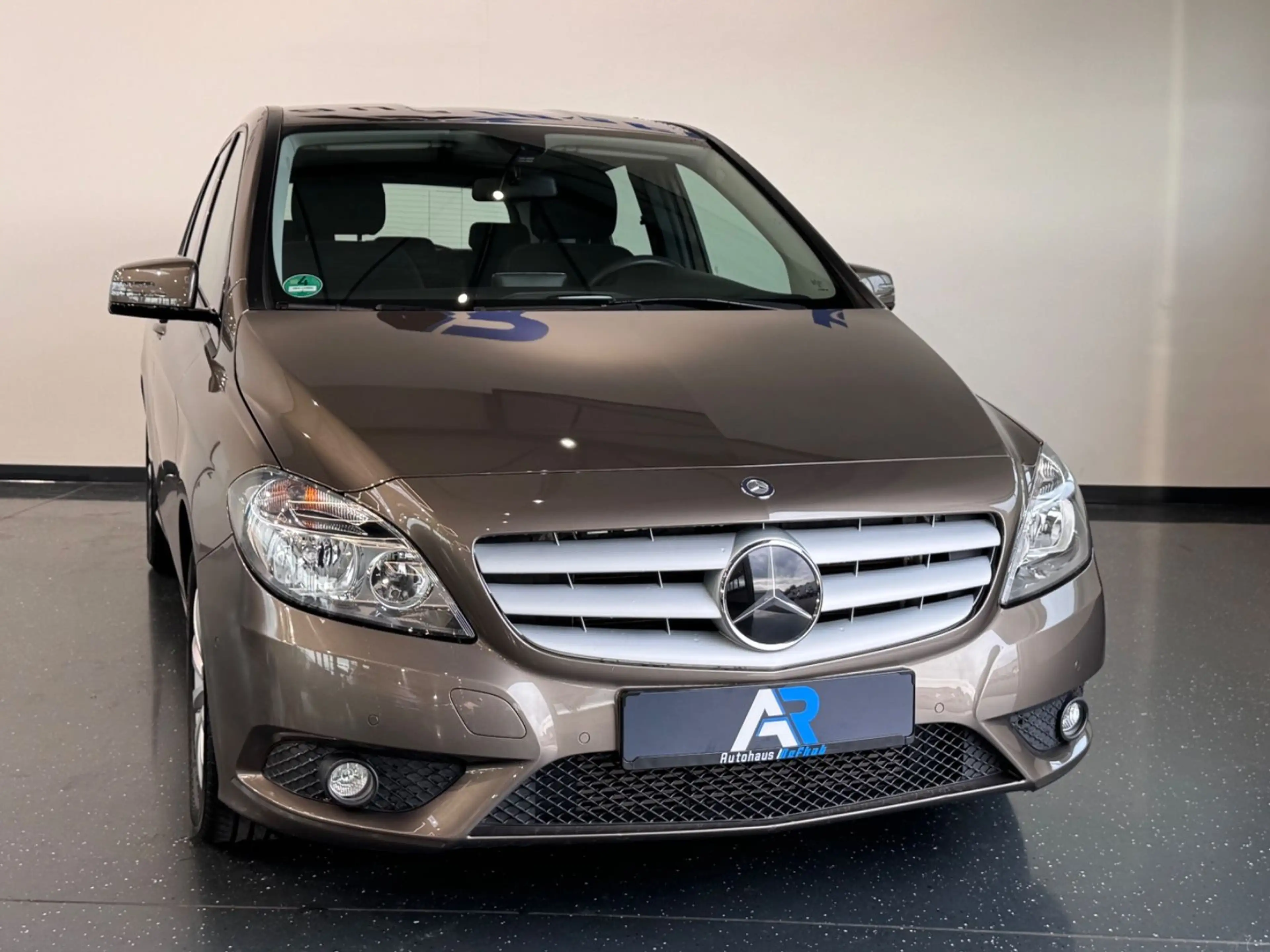 Mercedes-Benz B 180 B180 *PDC*KLIMA*MEDIA*1-HAND*SCHECKHEFT*TOP* — photo 10
