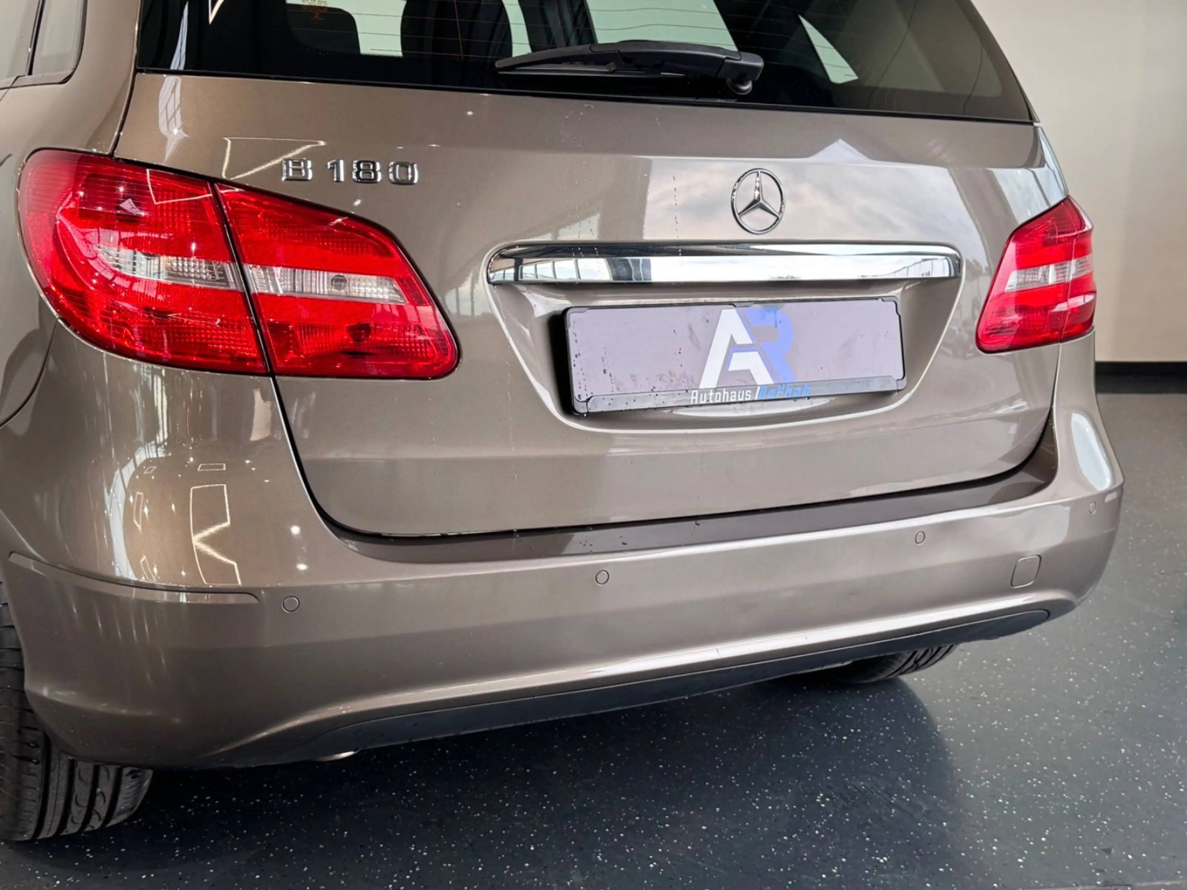 Mercedes-Benz B 180 B180 *PDC*KLIMA*MEDIA*1-HAND*SCHECKHEFT*TOP* — photo 14
