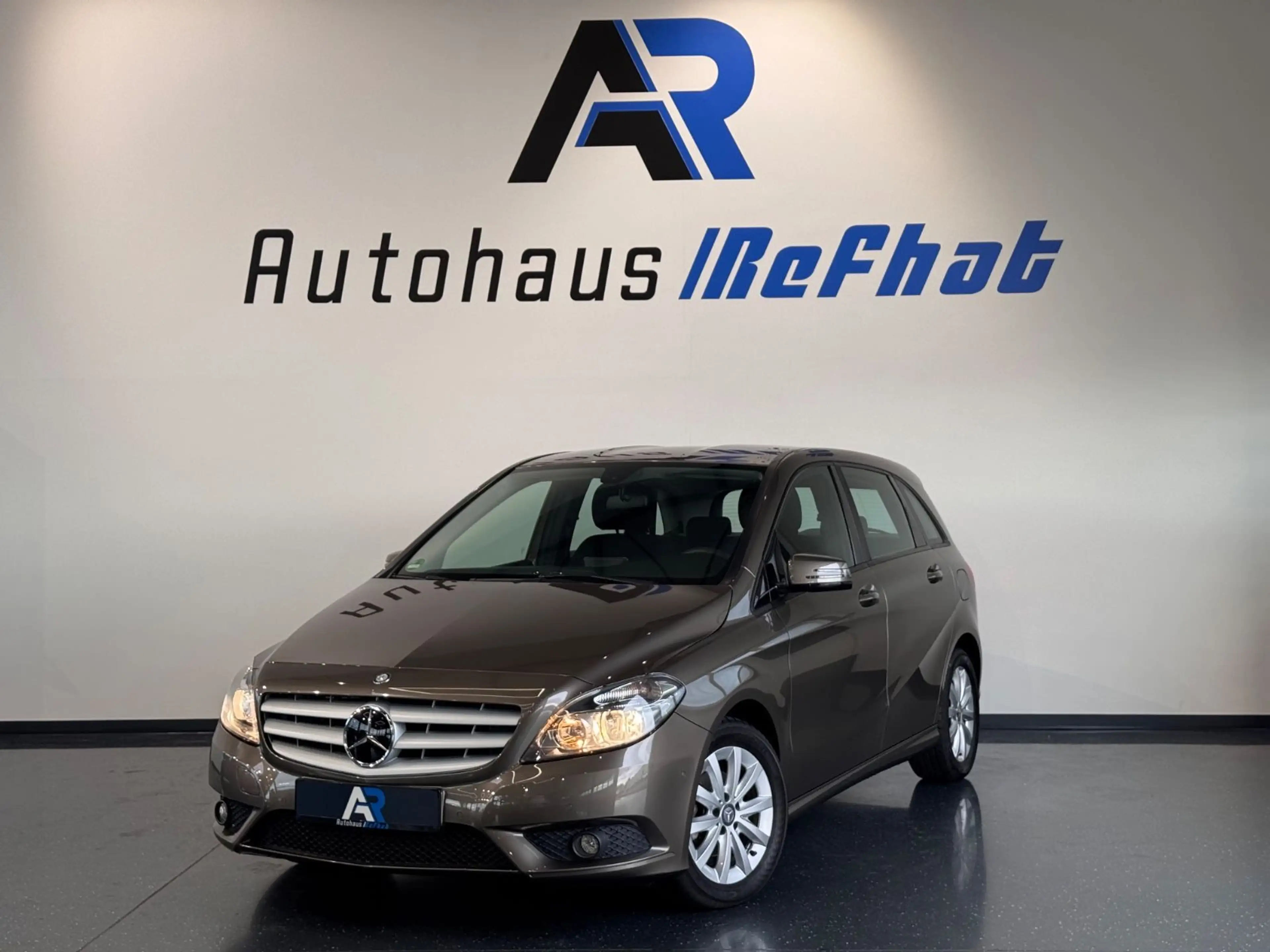 Mercedes-Benz B 180 B180 *PDC*KLIMA*MEDIA*1-HAND*SCHECKHEFT*TOP*