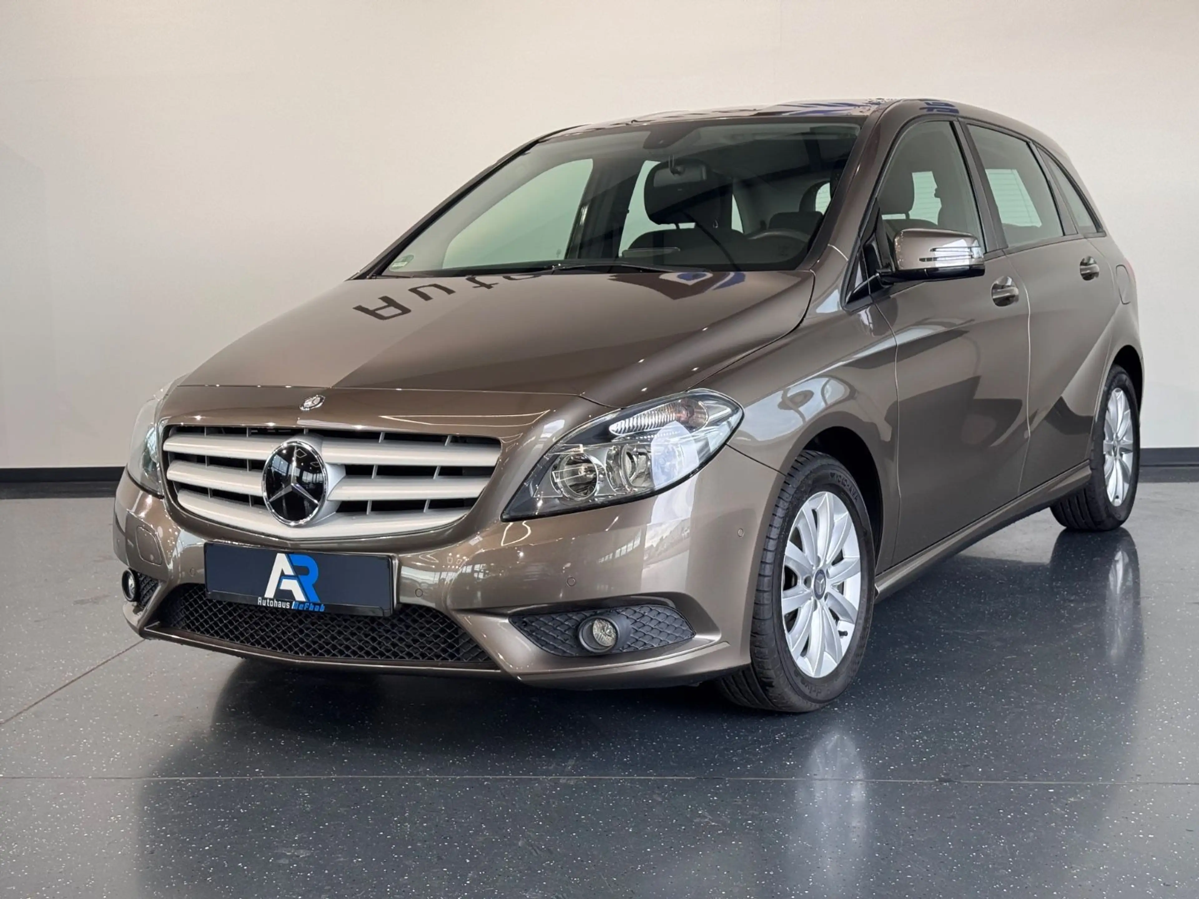 Mercedes-Benz B 180 B180 *PDC*KLIMA*MEDIA*1-HAND*SCHECKHEFT*TOP* — photo 6