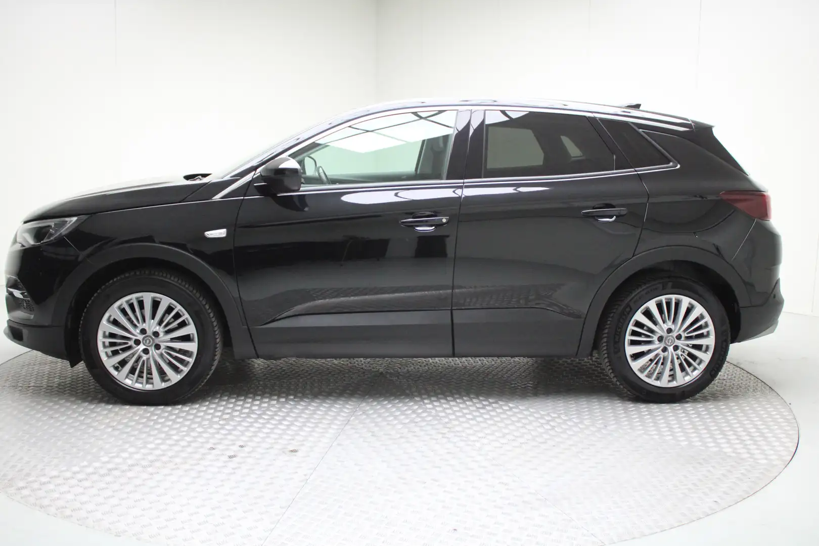 Opel Grandland X 1.2 Turbo Business Executive | automaat | trekhaak Schwarz - 2