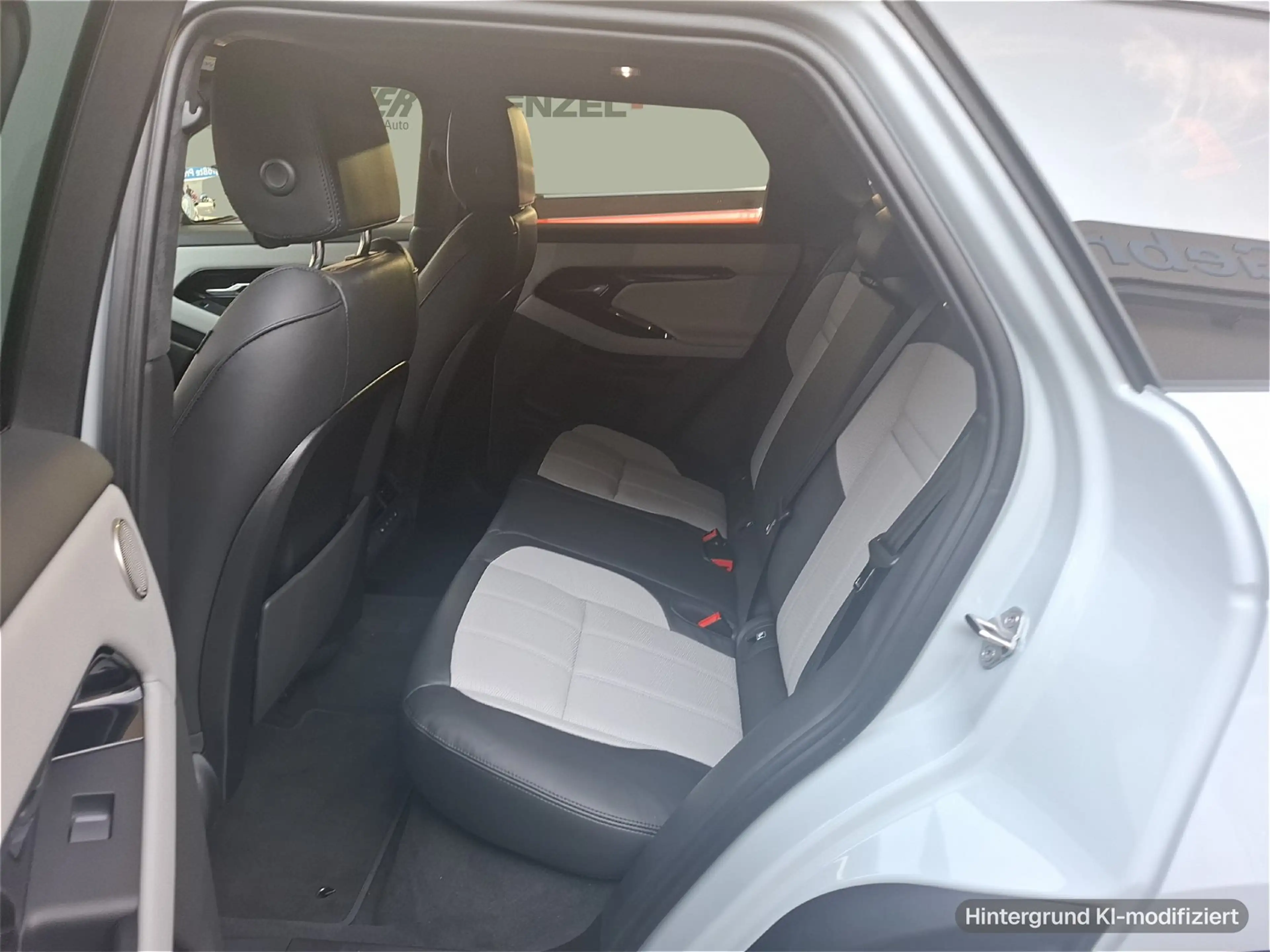 Land Rover Range Rover Evoque P270e Autobiography — photo 11
