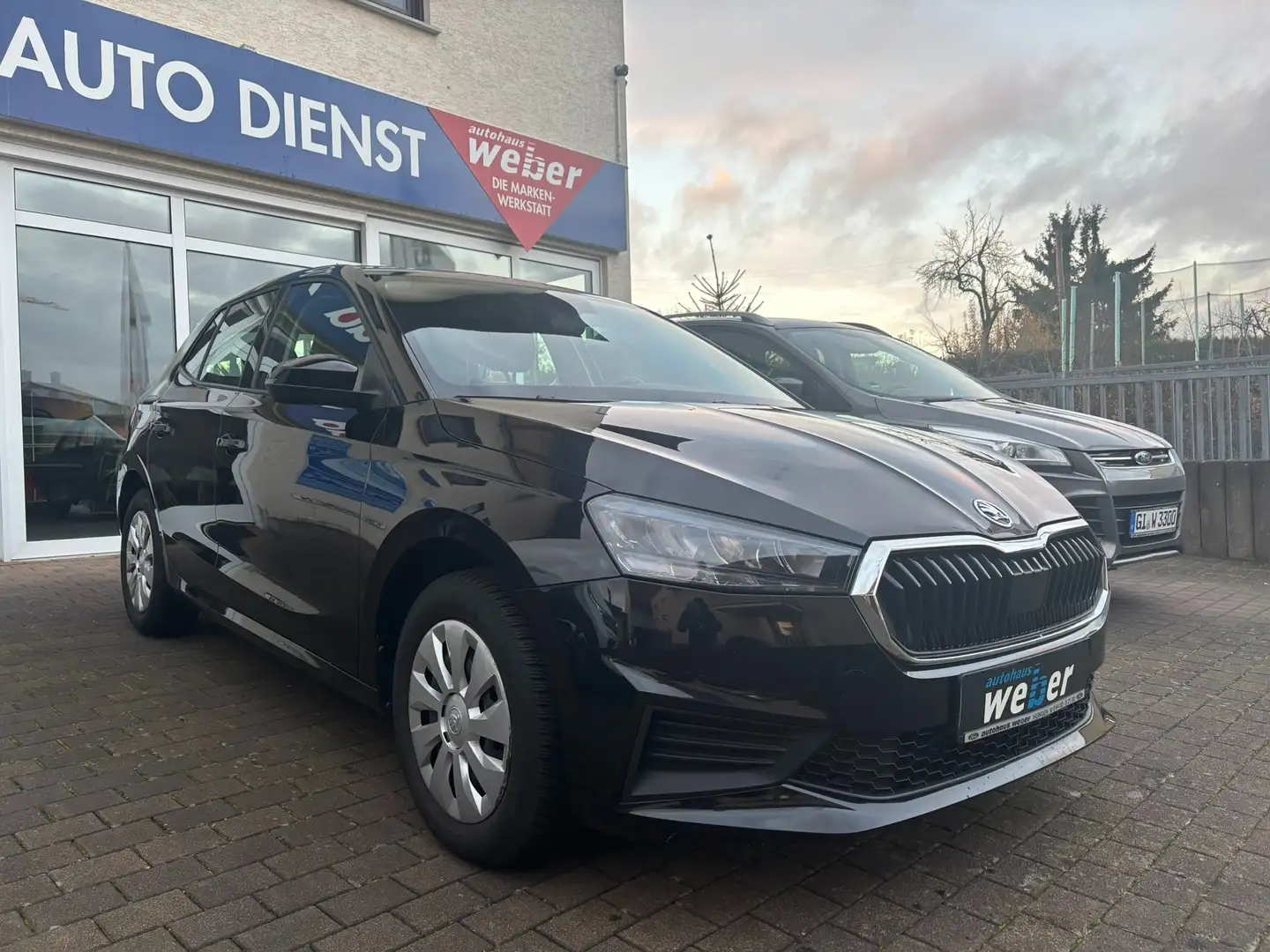 Skoda Fabia Ambition*CARPLAY*LED*KLIMAAUT.*LENKRAD-HZ.*ALLWETT Schwarz - 1