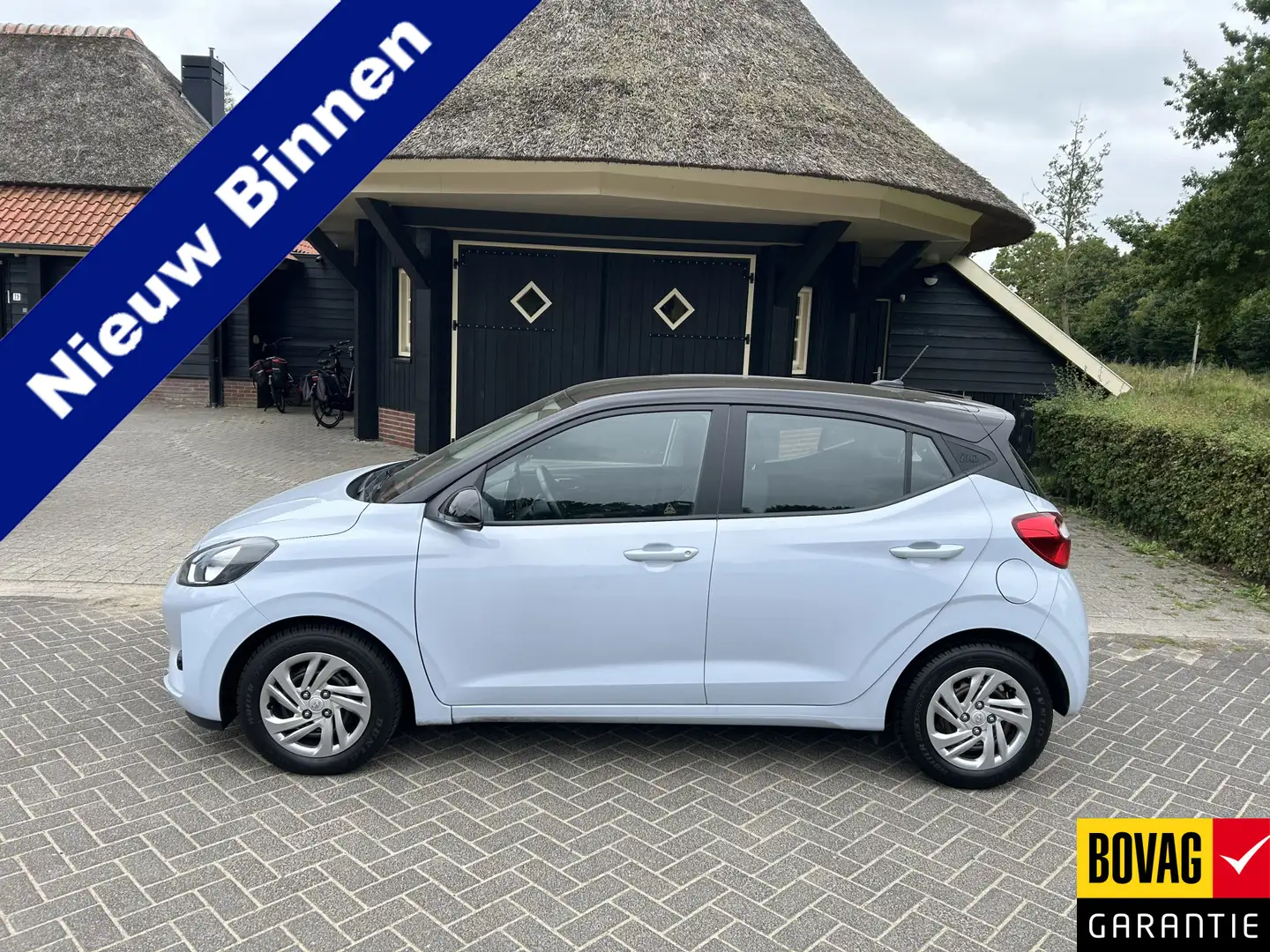 Hyundai i10 1.0 Comfort App Led Cruise Two Tone Nap Bleu - 1