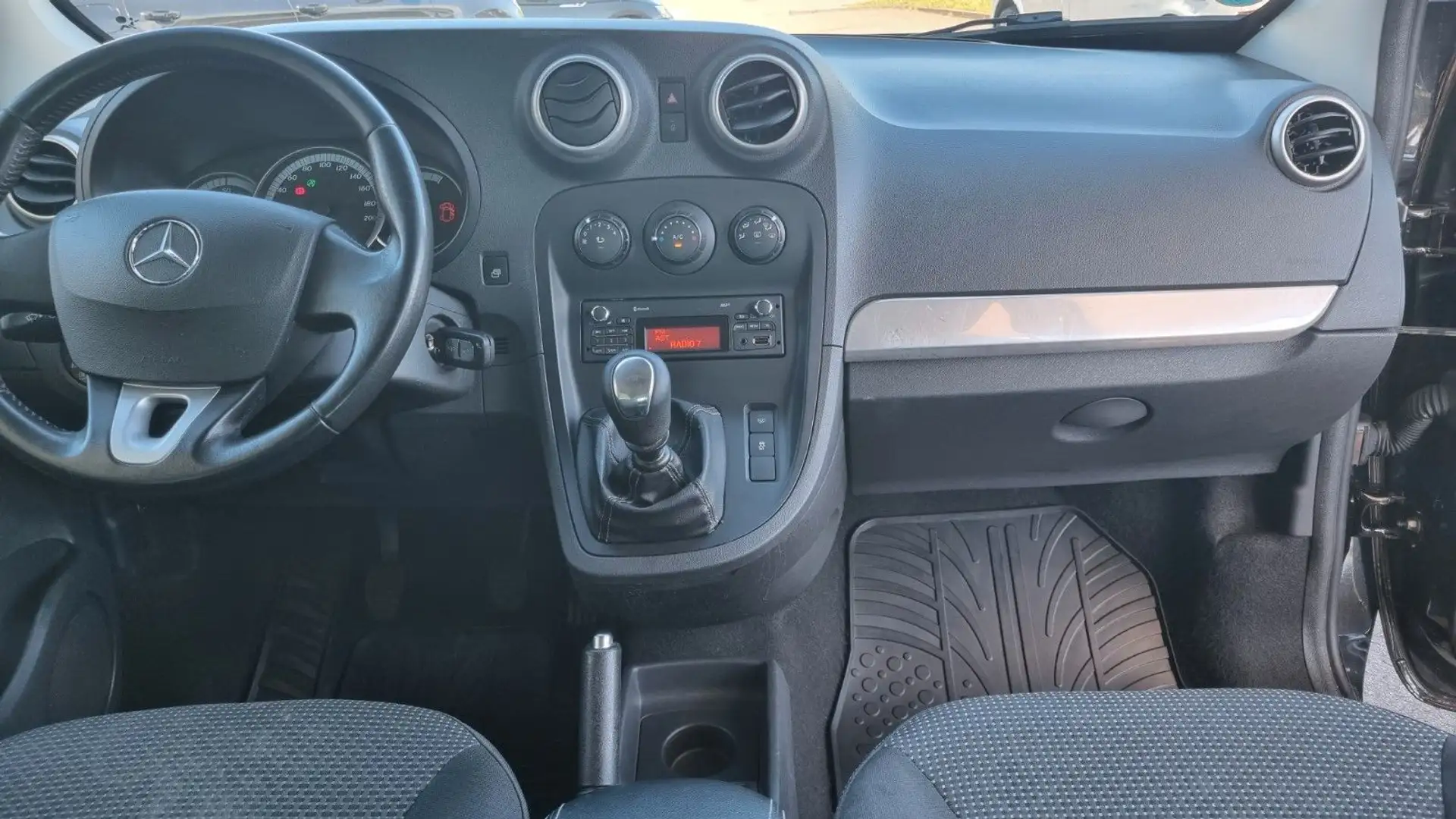 Mercedes-Benz Citan 111 CDI, Klima, 5-Sitzer, Flügeltüren, Noir - 2