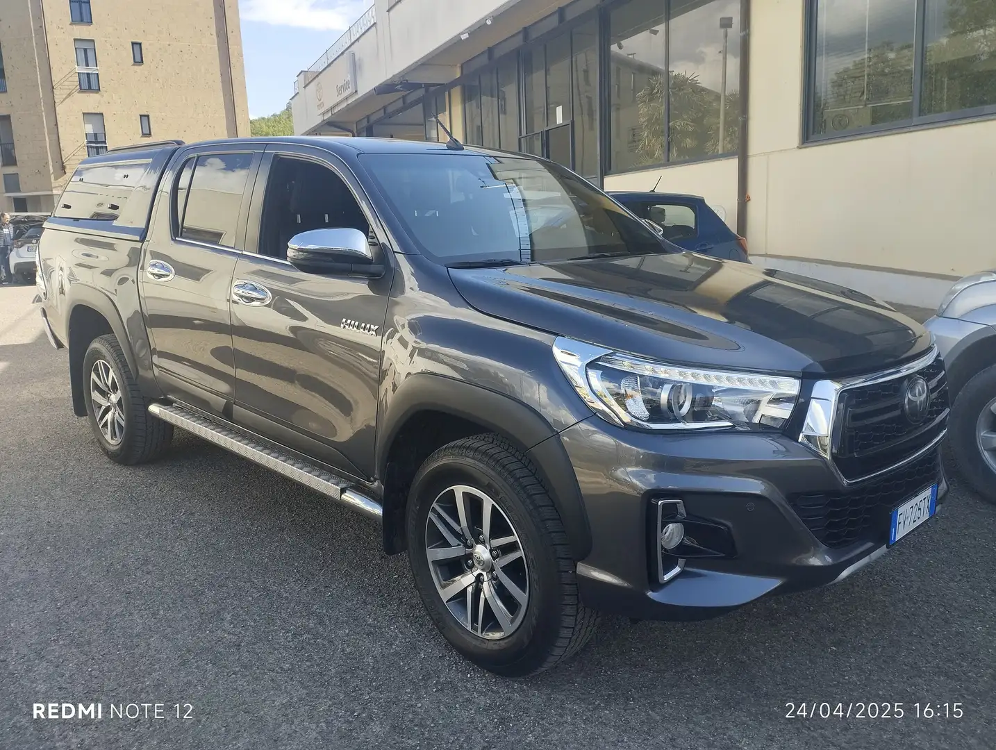 Toyota Hilux Double-Cab Executive Automatica - 1