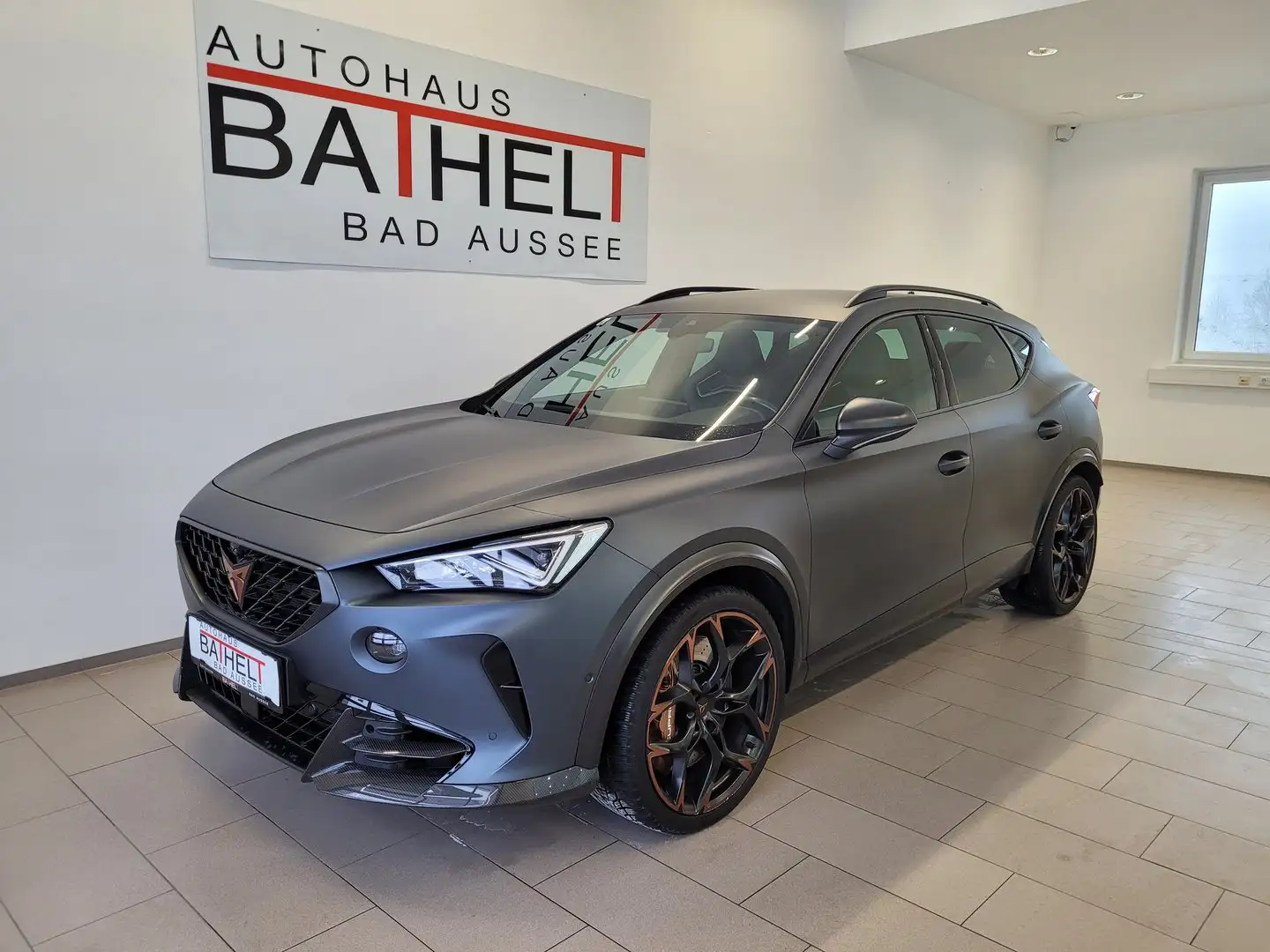 CUPRA Formentor VZ5 2.5 TSI 390 PS DSG 4Drive Grau - 1