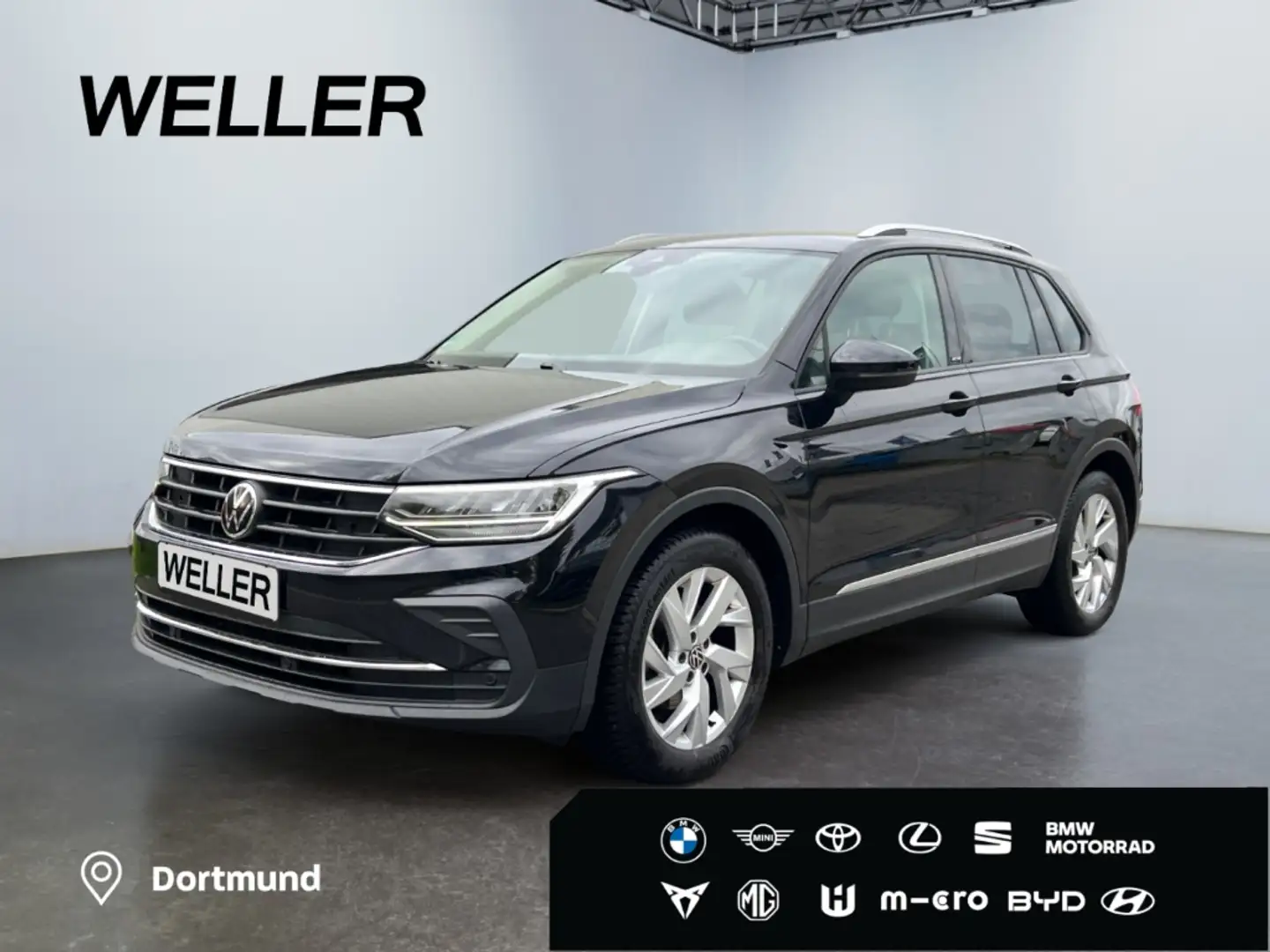 Volkswagen Tiguan 1.5 TSI ACTIVE *LED*CarPlay*CAM*Navi*PDC* Zwart - 1