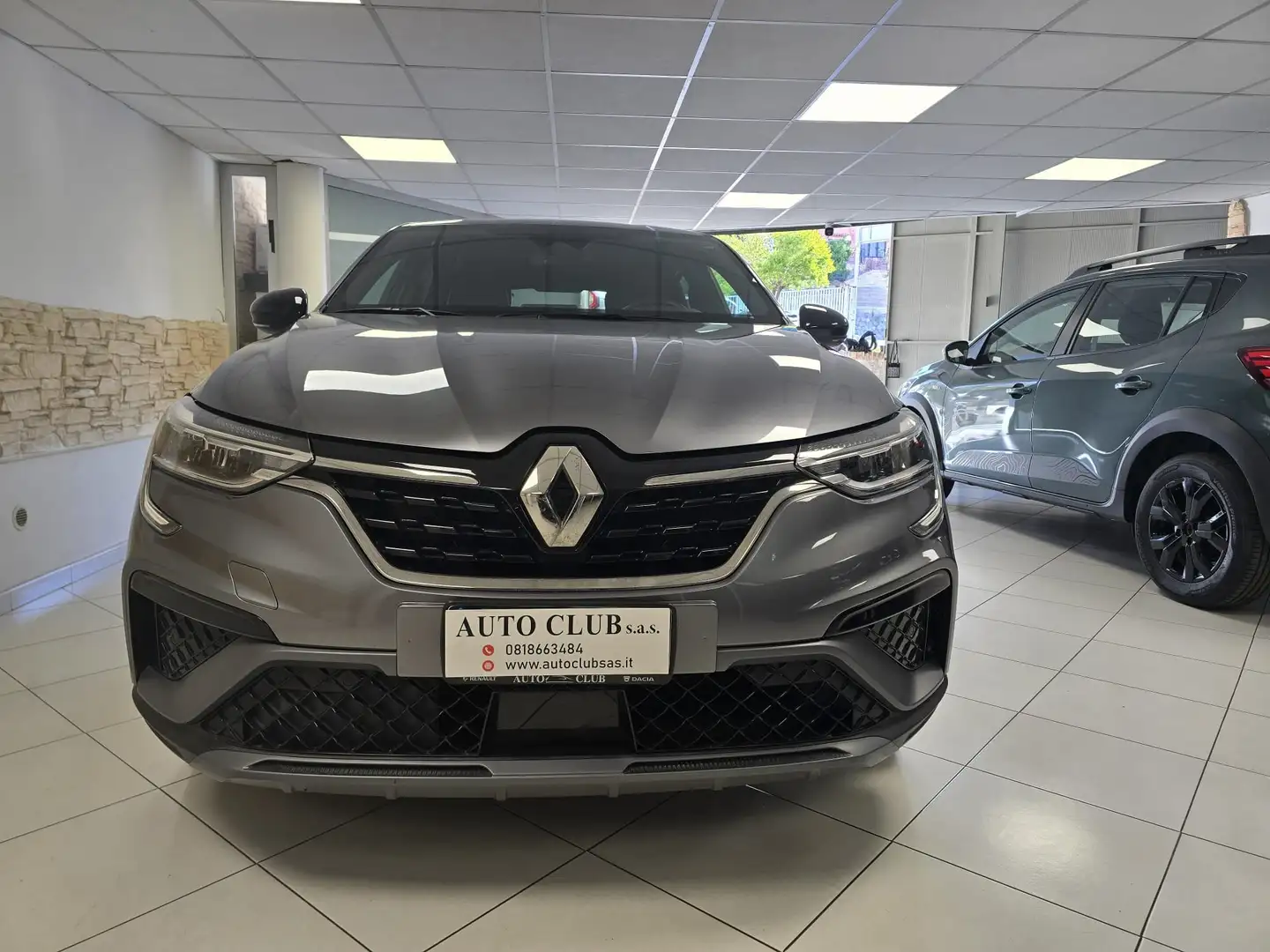 Renault Arkana Arkana 1.6 E-Tech full hybrid R.S. Line 145cv Šedá - 2