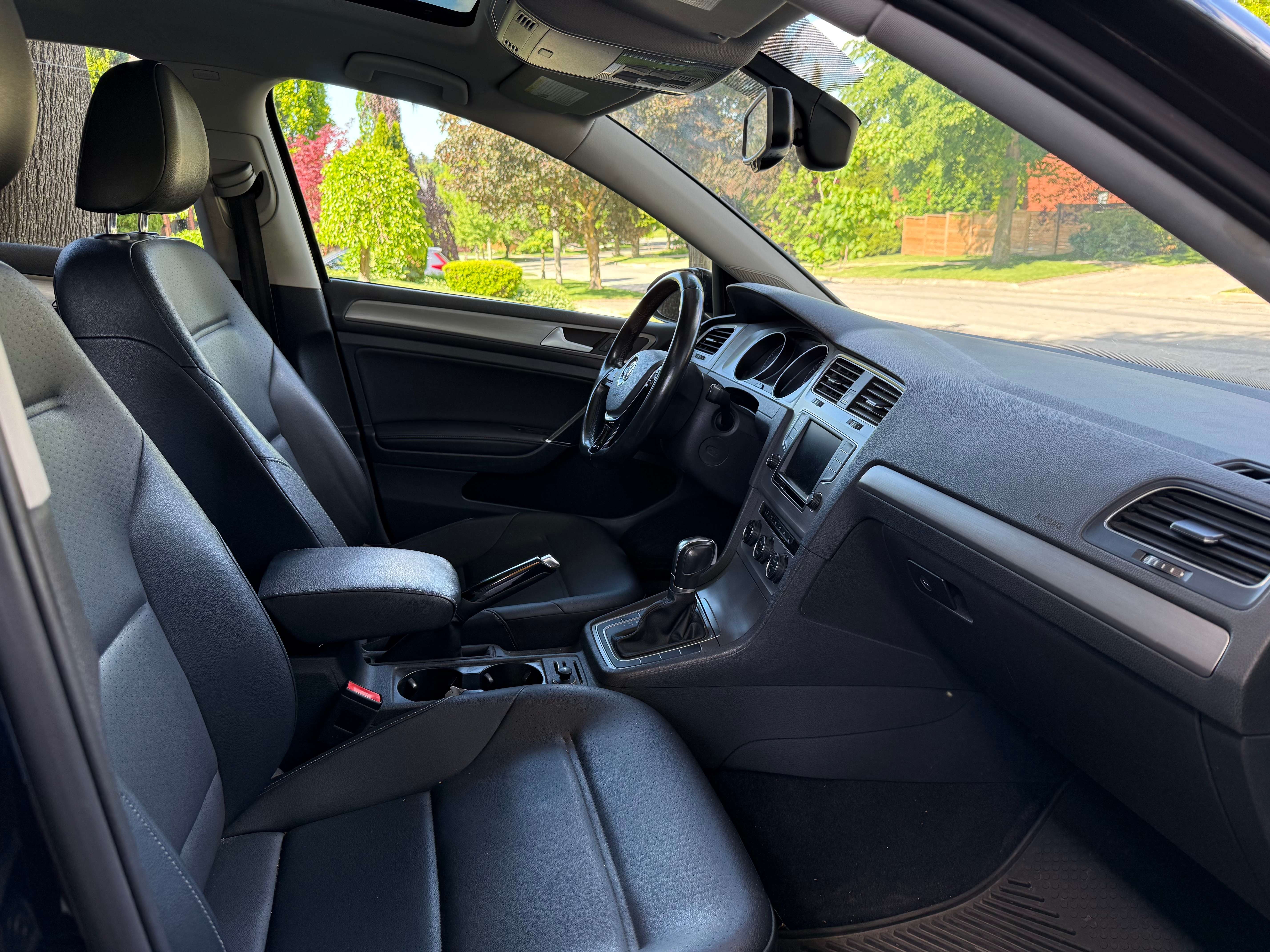 2016 Volkswagen Golf 2016 VW Golf thumb 8