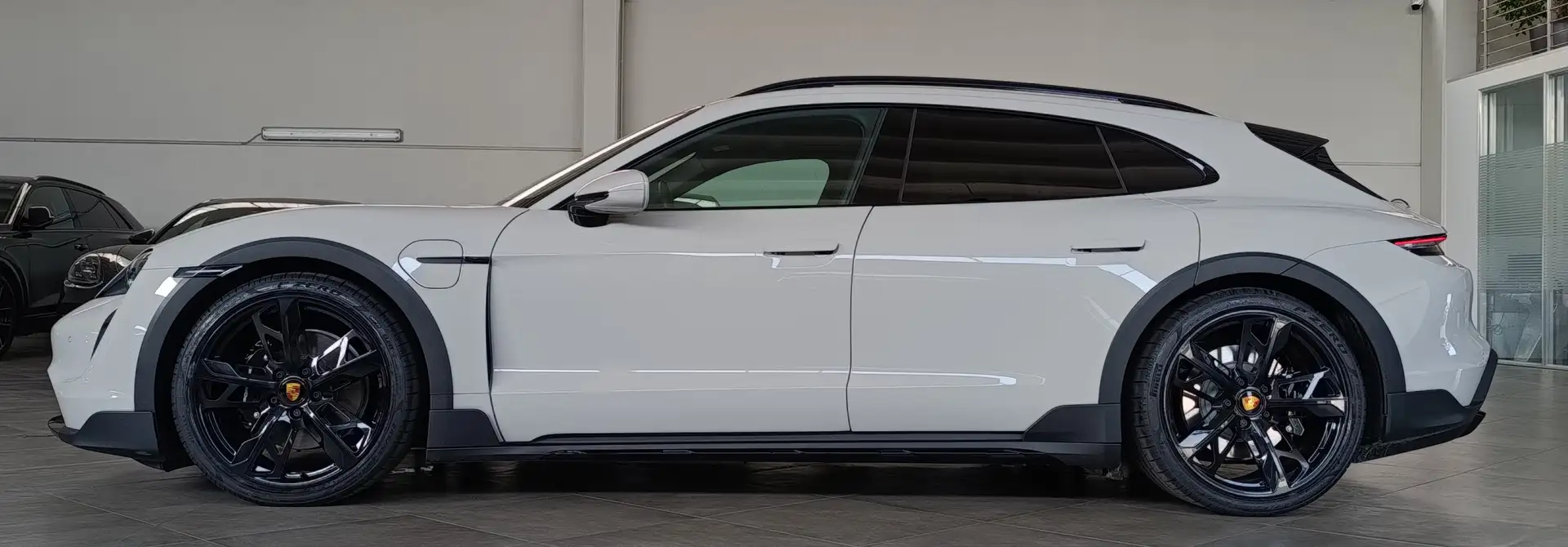 Porsche Taycan Cross Turismo 4S battery plus 93,4 Kwp Grigio - 1