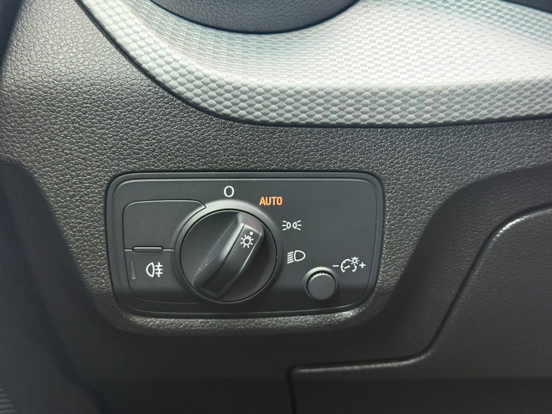 Audi Q2 35 TFSI basis 7-Gang S tronic|Kamera|Navi|LED — photo 17
