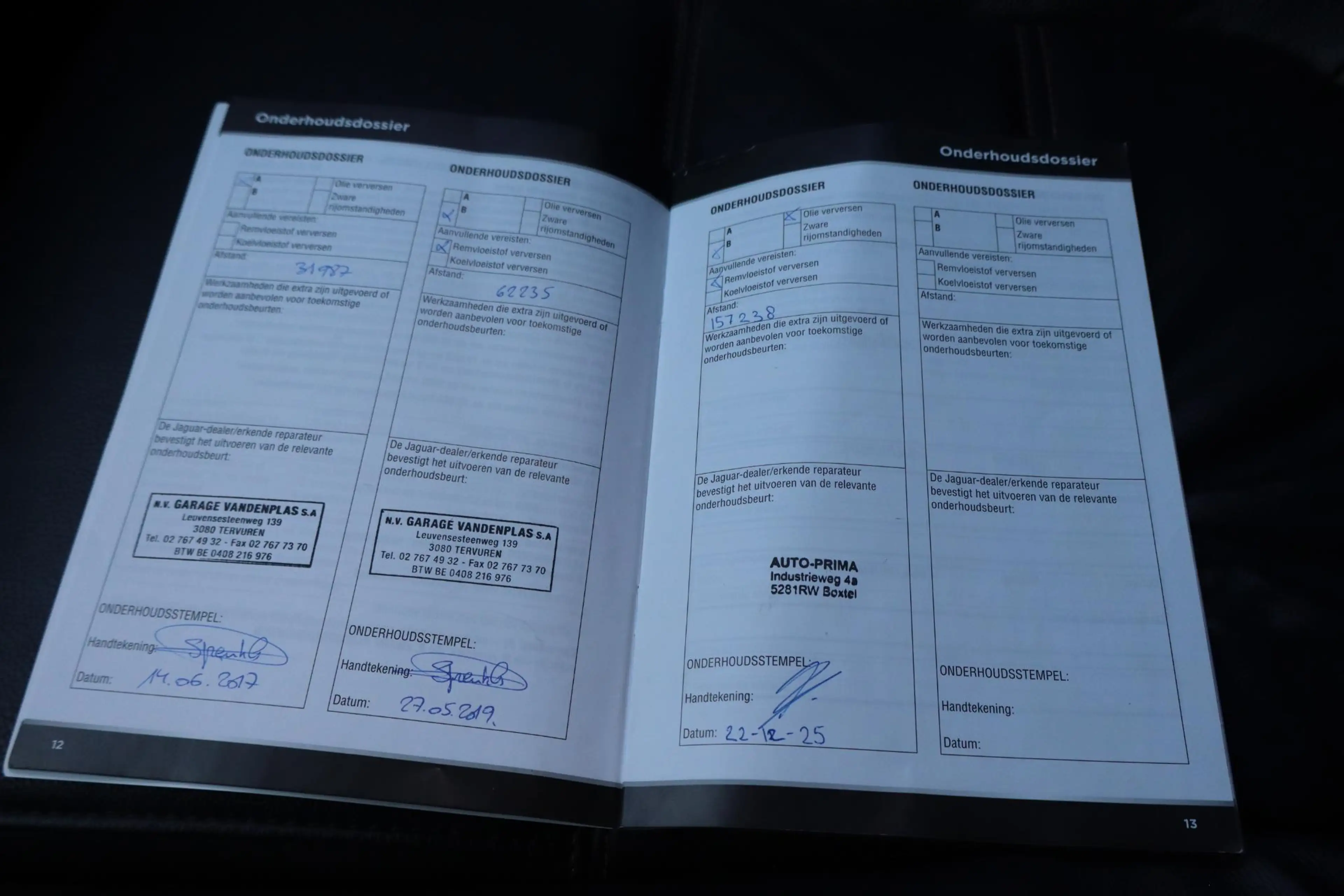 Jaguar XE 2.0 D Portfolio | Navigatie | Leder | Climate cont — photo 29