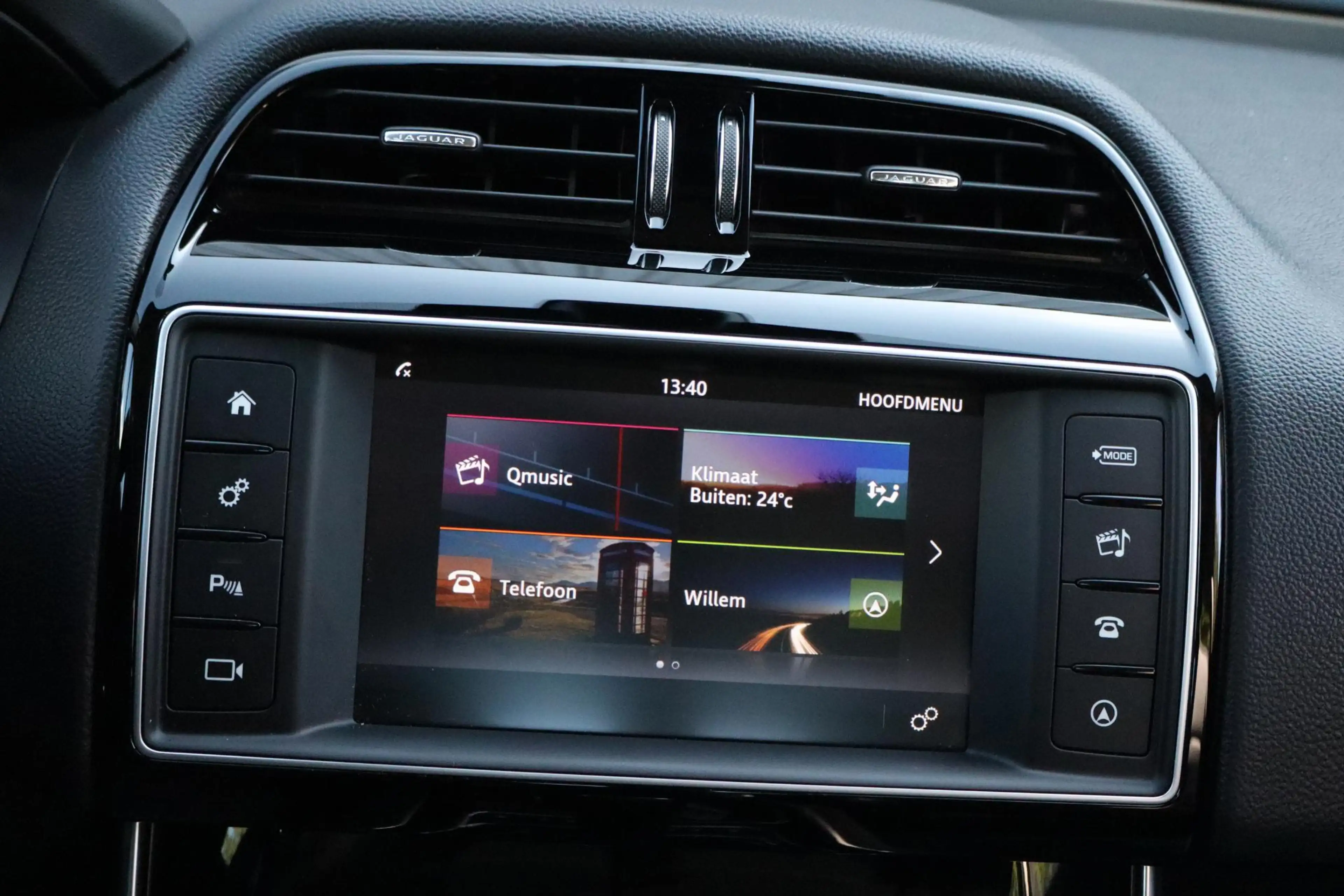 Jaguar XE 2.0 D Portfolio | Navigatie | Leder | Climate cont — photo 13