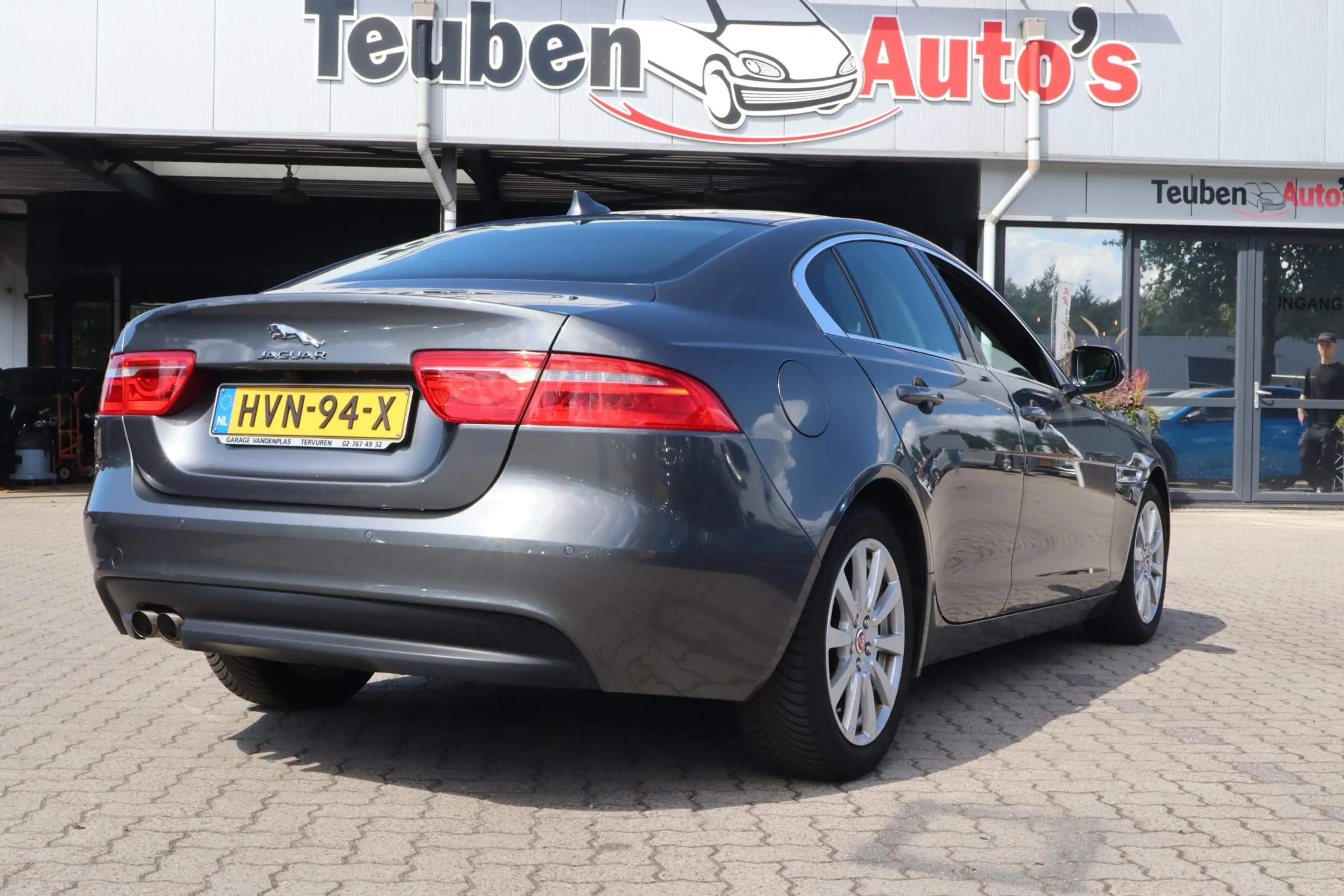 Jaguar XE 2.0 D Portfolio | Navigatie | Leder | Climate cont — photo 2