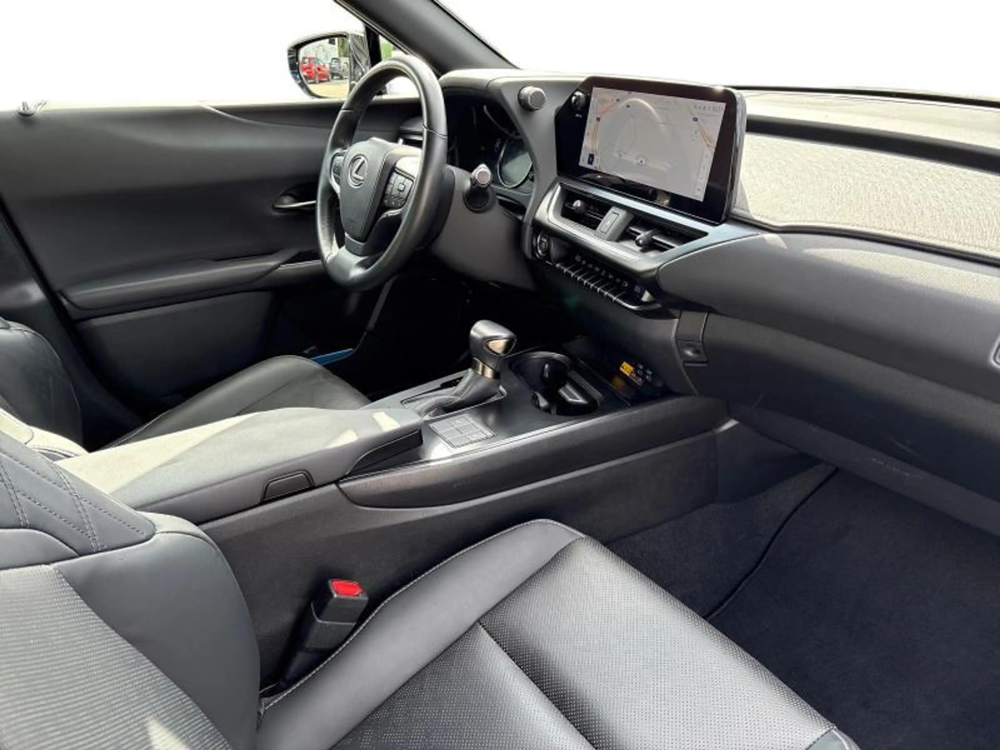 Lexus UX 250h Business Line — photo 6