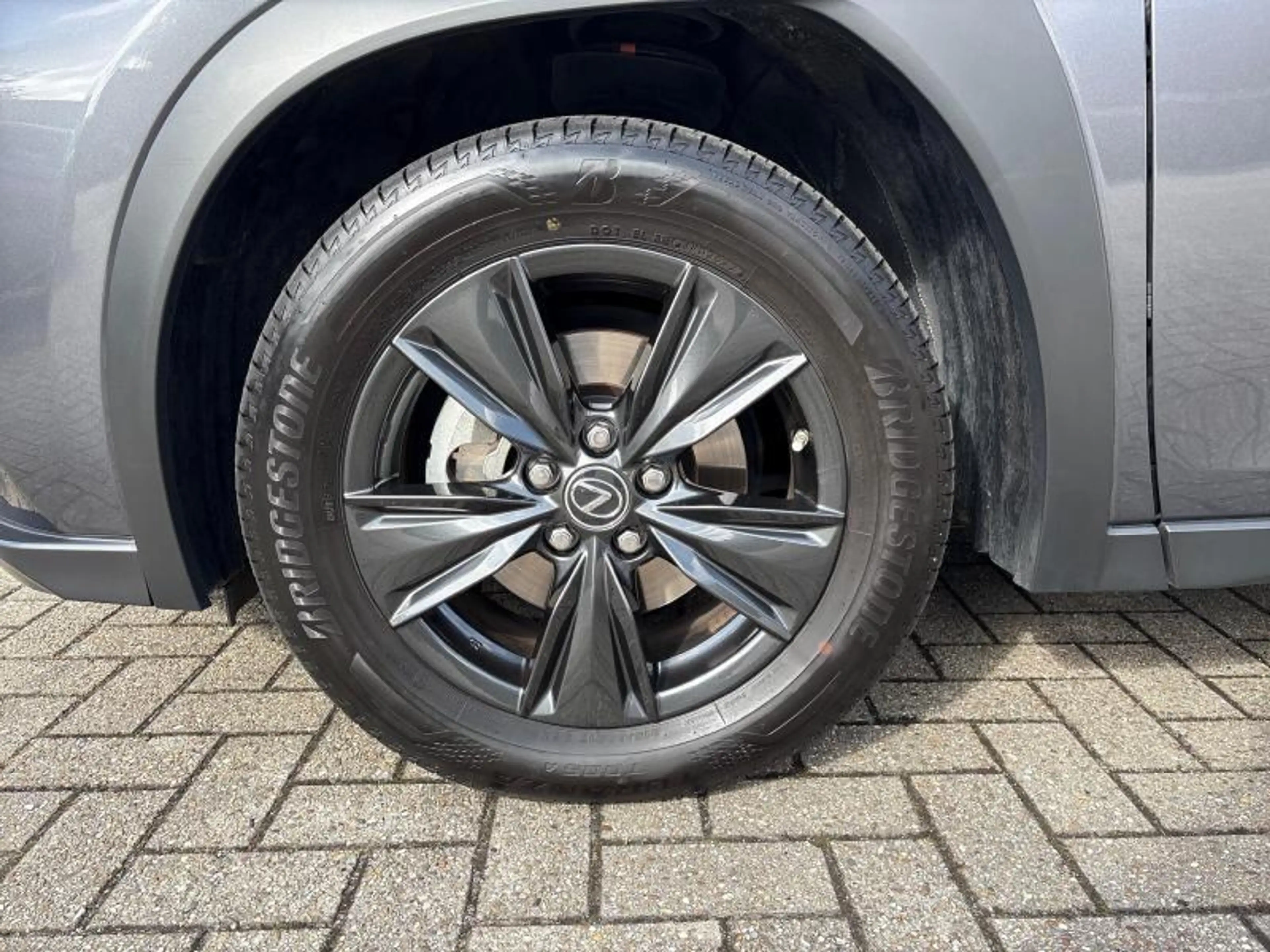 Lexus UX 250h Business Line — photo 13