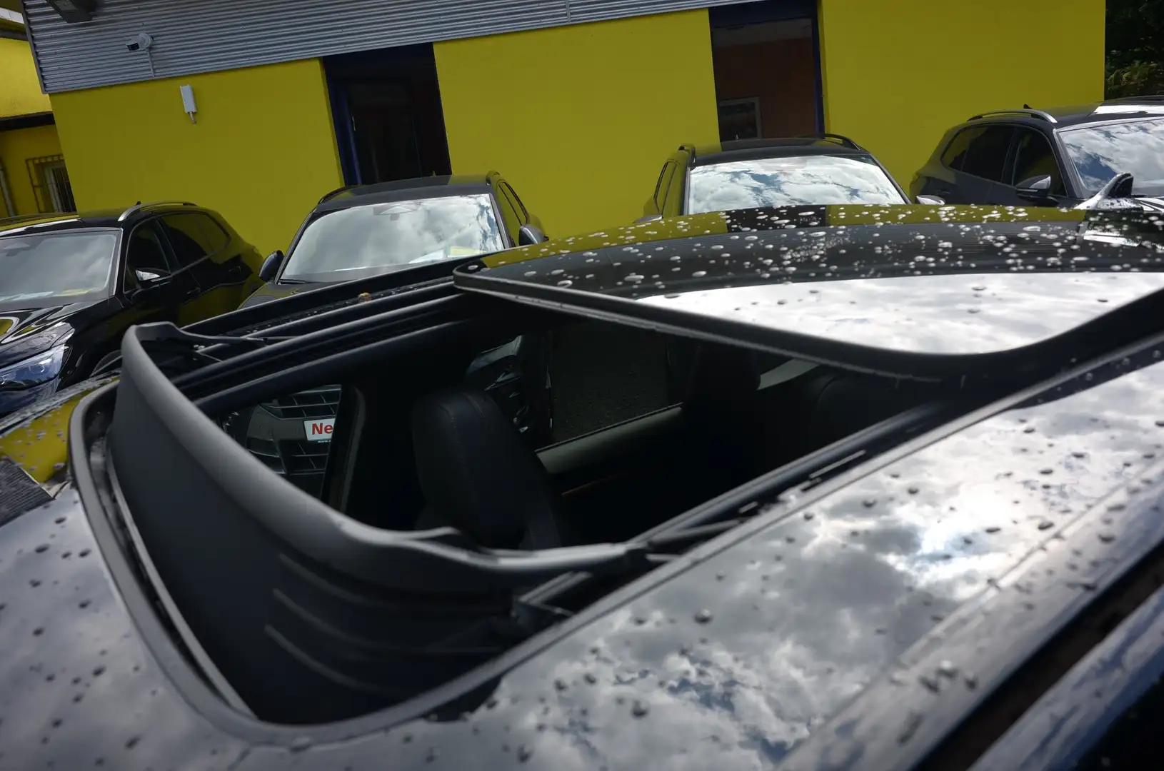 CUPRA Terramar VZ 2.0 TSI DSG 4x4 5JGAR+AHK+360°+PANO Schwarz - 2