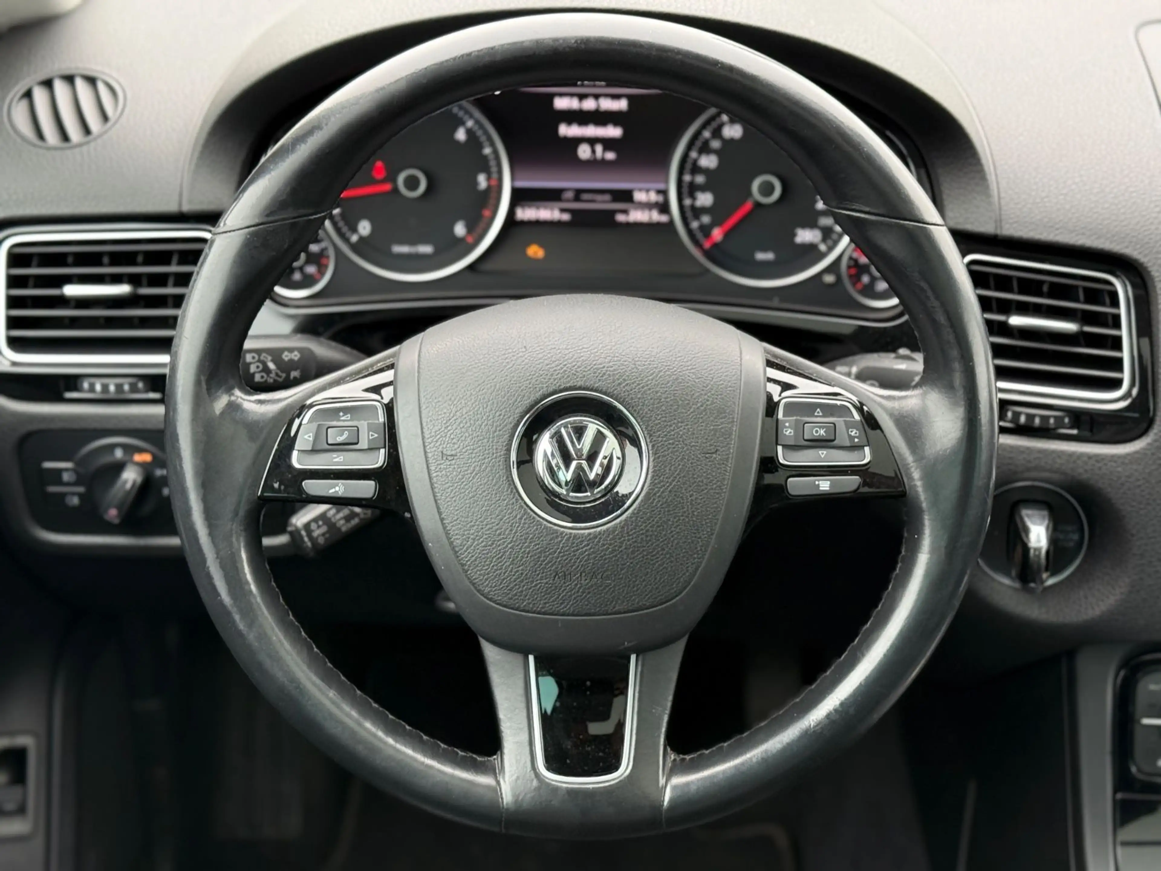 Volkswagen Touareg V6 TDI BMT/Panorama/Leder/Xenon/AHK/PDC — photo 12