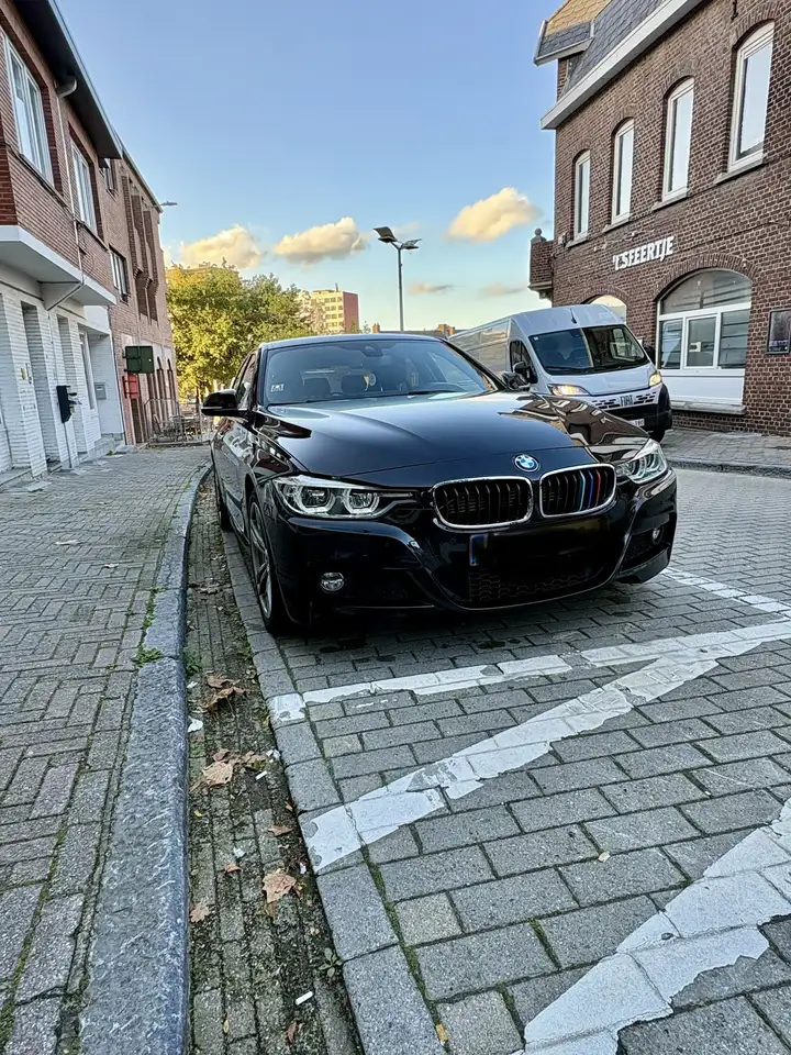 BMW 330