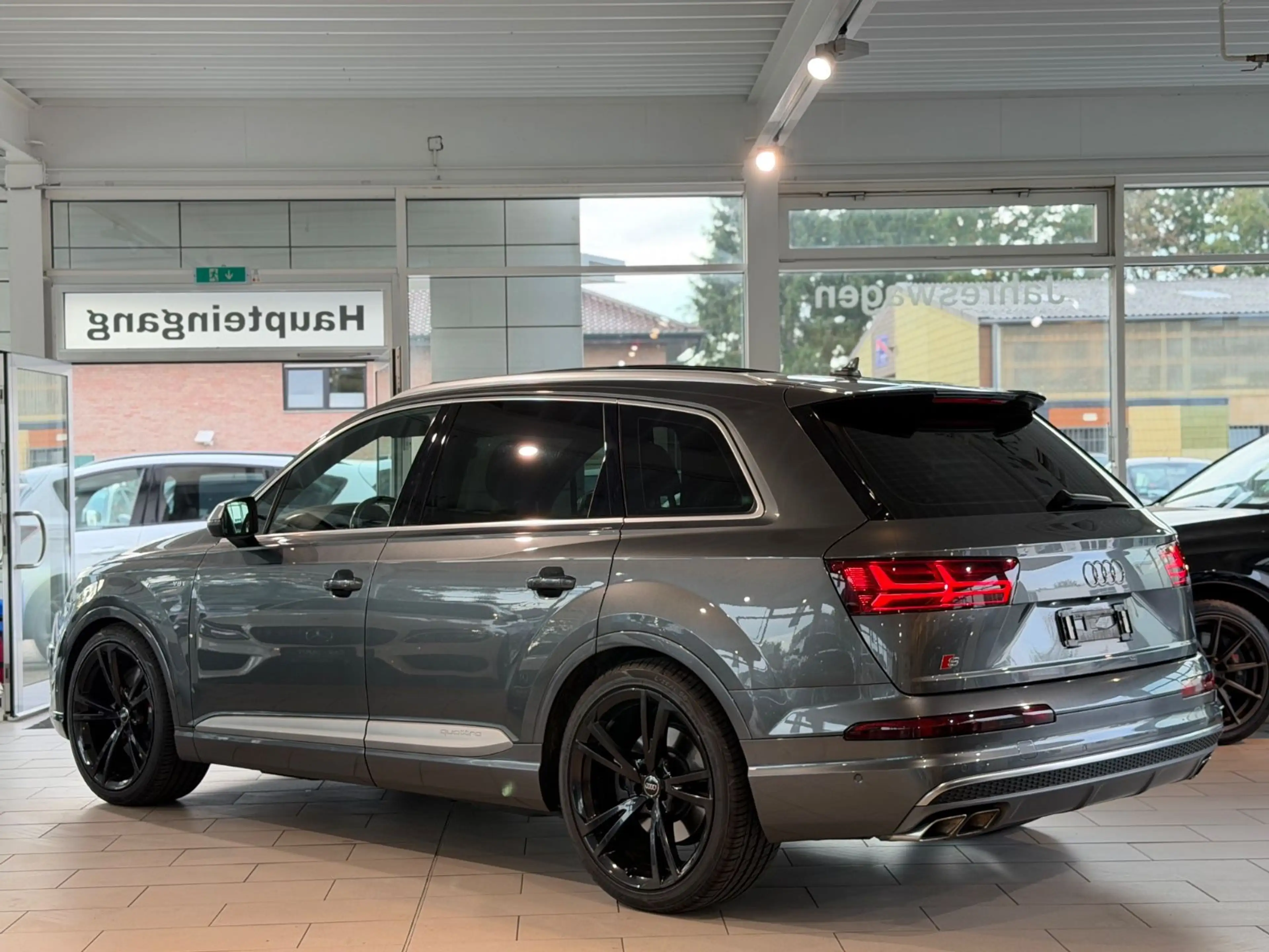 Audi SQ7 4.0 TDI quattro*MASSAGE*HEAD-UP*LED*S-DACH* — photo 4