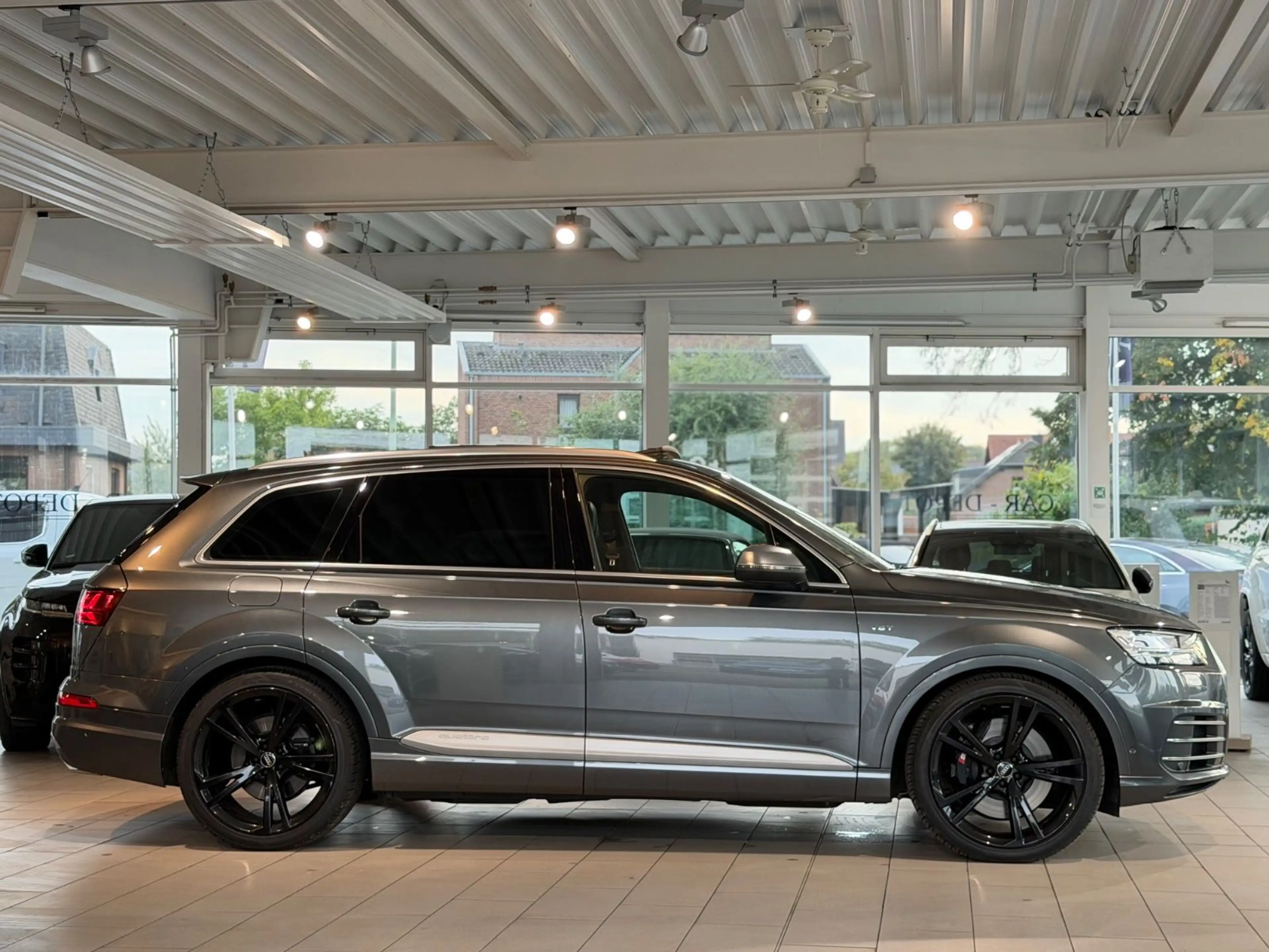 Audi SQ7 4.0 TDI quattro*MASSAGE*HEAD-UP*LED*S-DACH* — photo 6