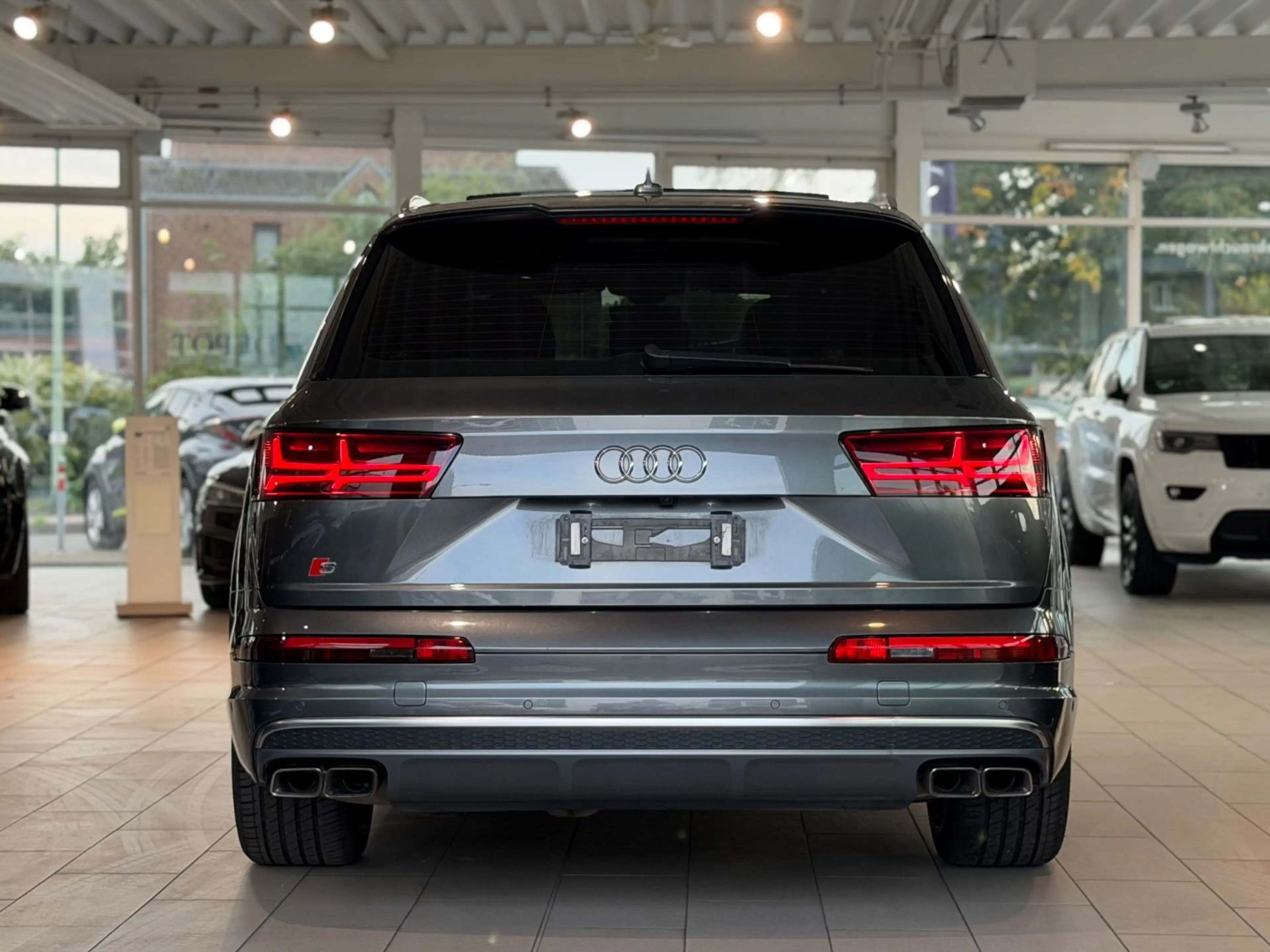 Audi SQ7 4.0 TDI quattro*MASSAGE*HEAD-UP*LED*S-DACH* — photo 10