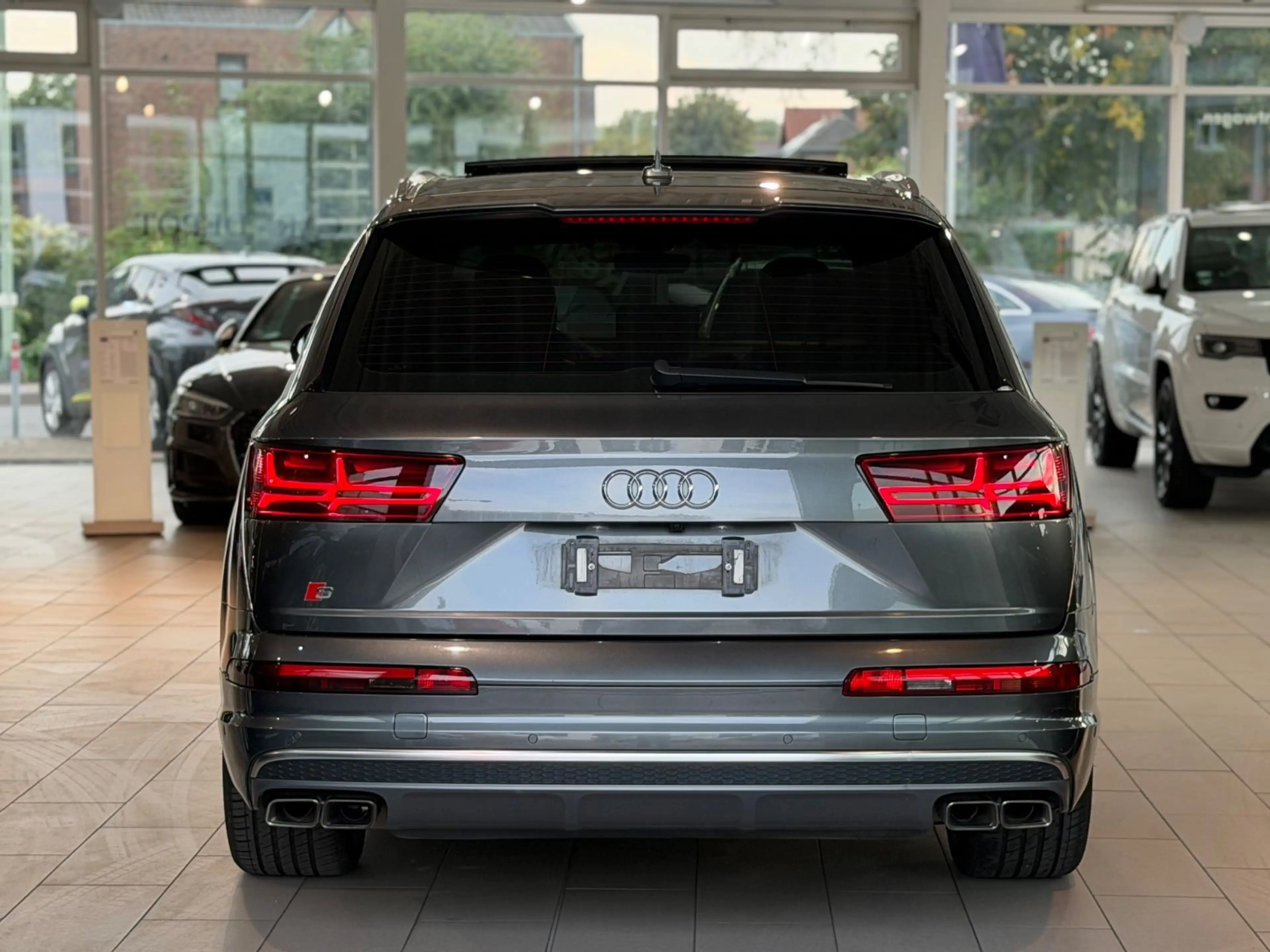 Audi SQ7 4.0 TDI quattro*MASSAGE*HEAD-UP*LED*S-DACH* — photo 11