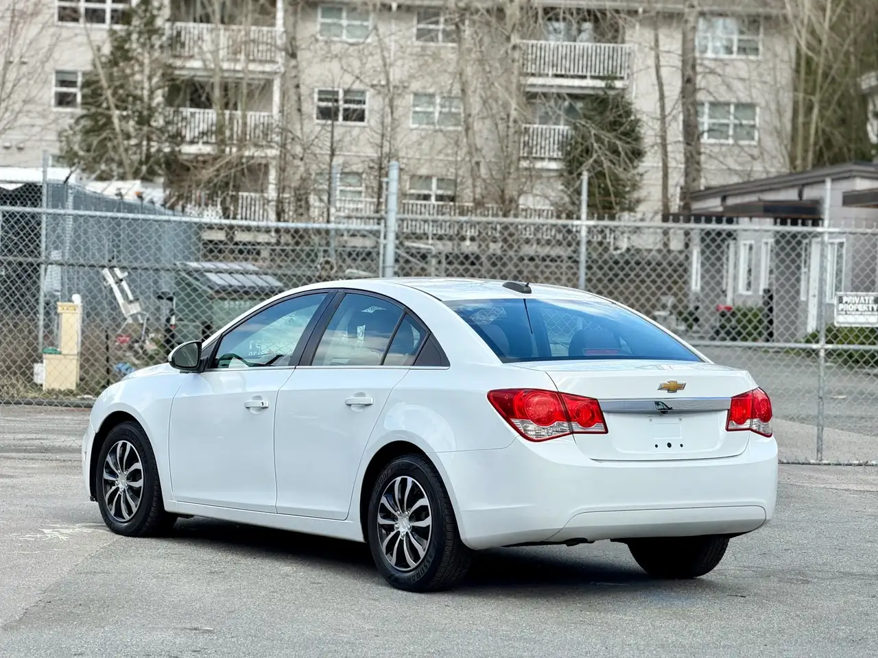 Chevrolet Cruze photo Chevrolet Cruze