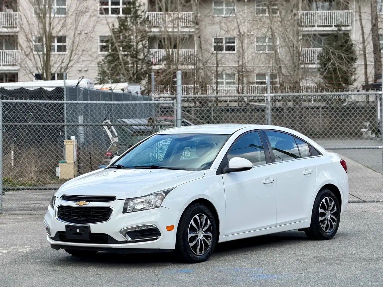 Chevrolet Cruze photo Chevrolet Cruze