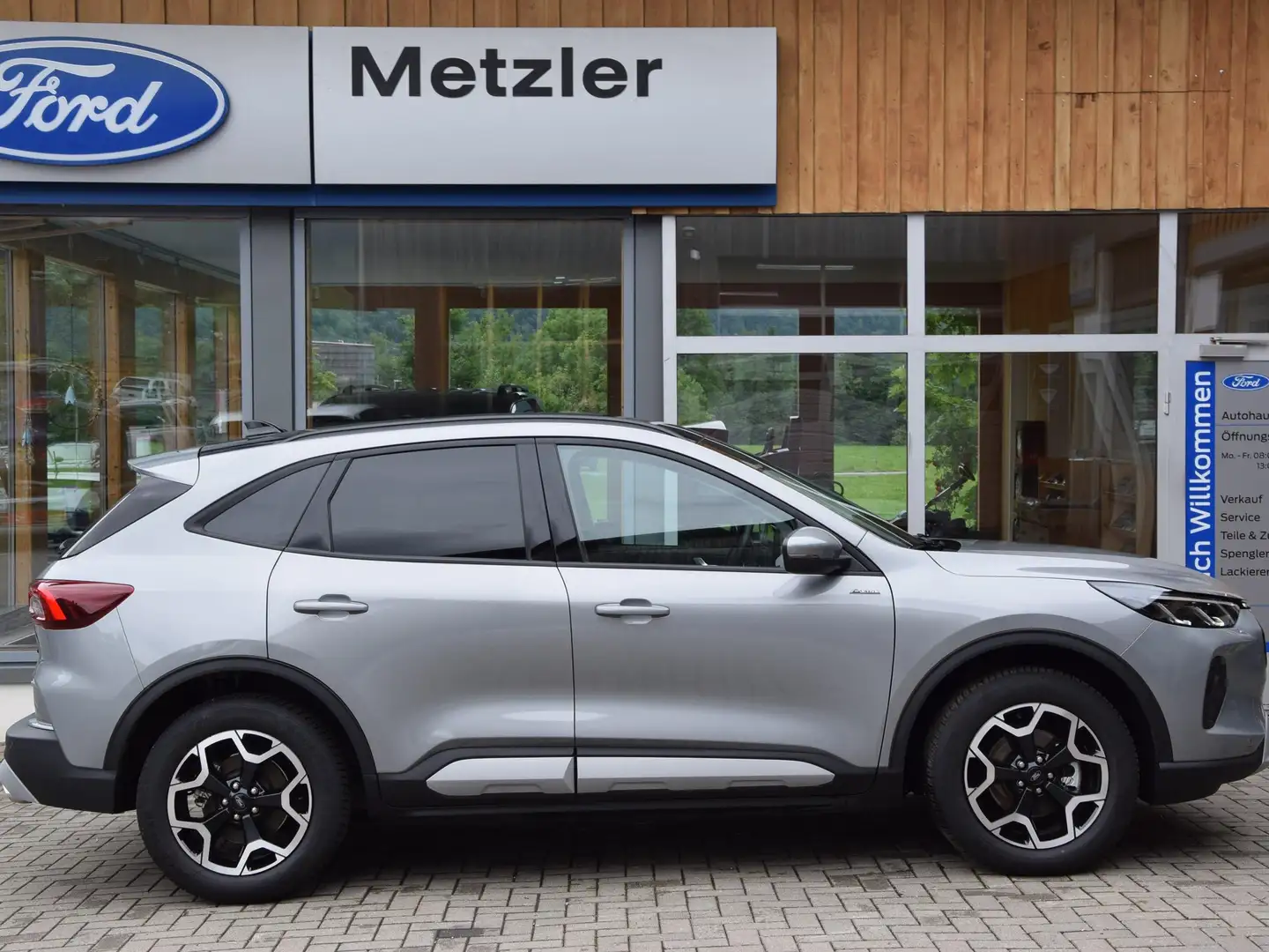 Ford Kuga Hybrid Active Allrad Grau - 2