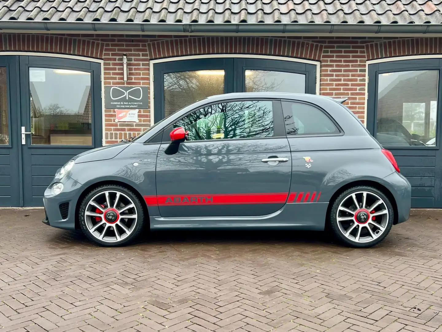 Fiat 500C Abarth 1.4 T-Jet 595 Turismo | 1E EIGENAAR | XENON | LEER Gris - 2
