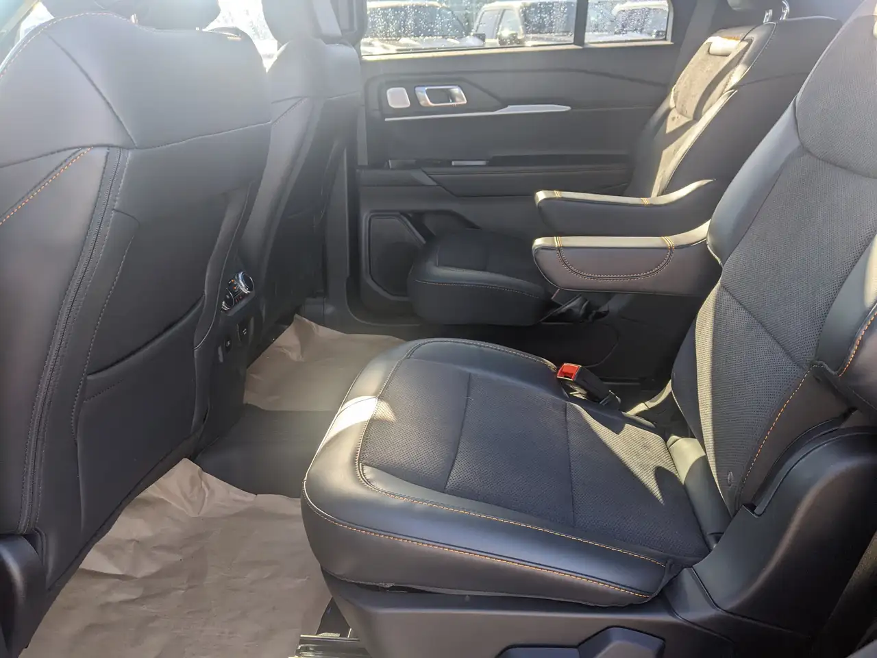 Ford Explorer photo Ford Explorer
