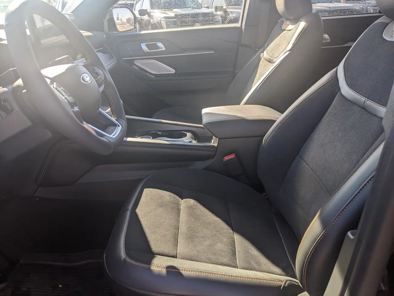 Ford Explorer photo Ford Explorer